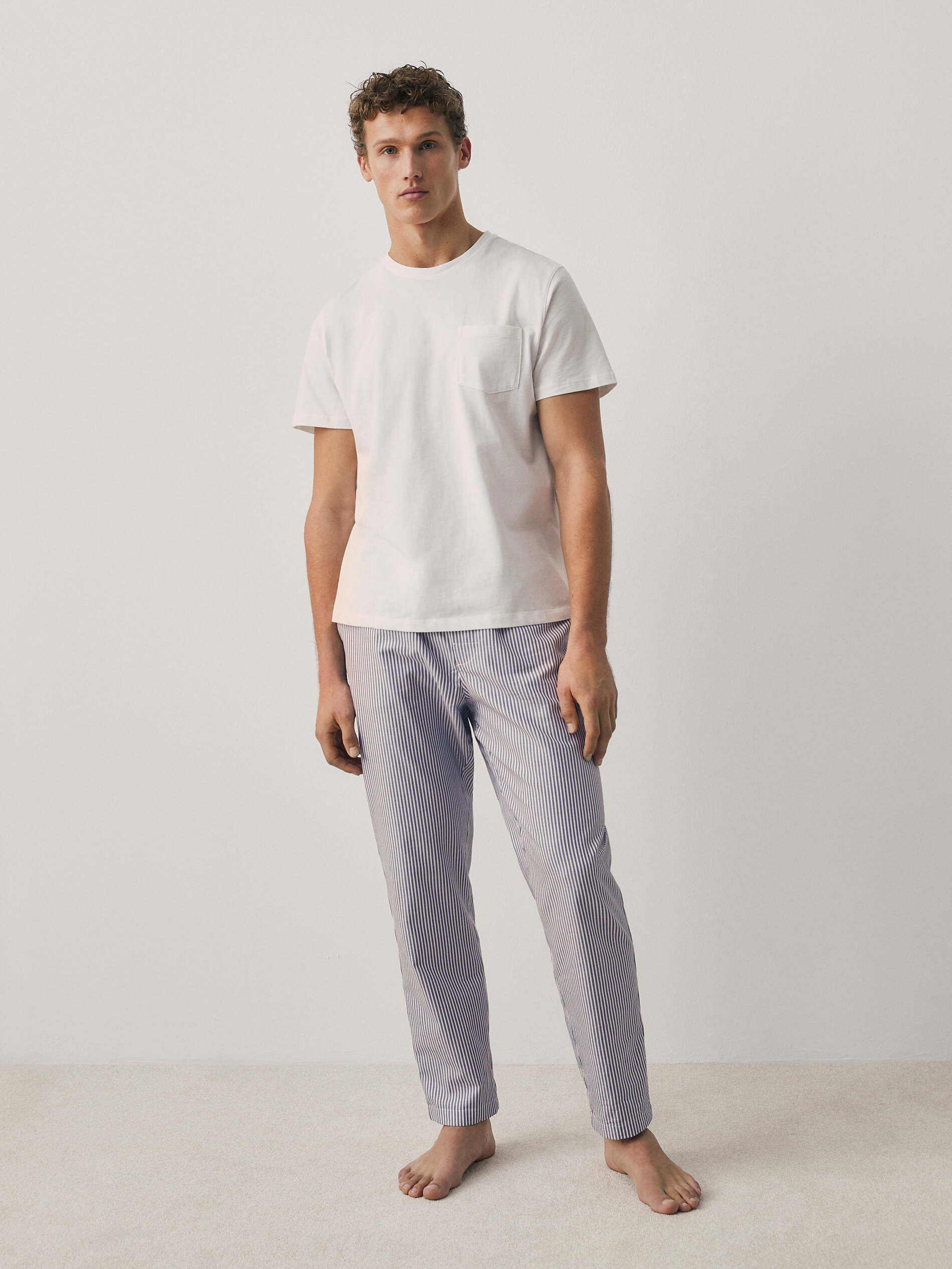 Pigiama con pantaloni lunghi a righe e maglietta a maniche corte - Massimo  Dutti Italia