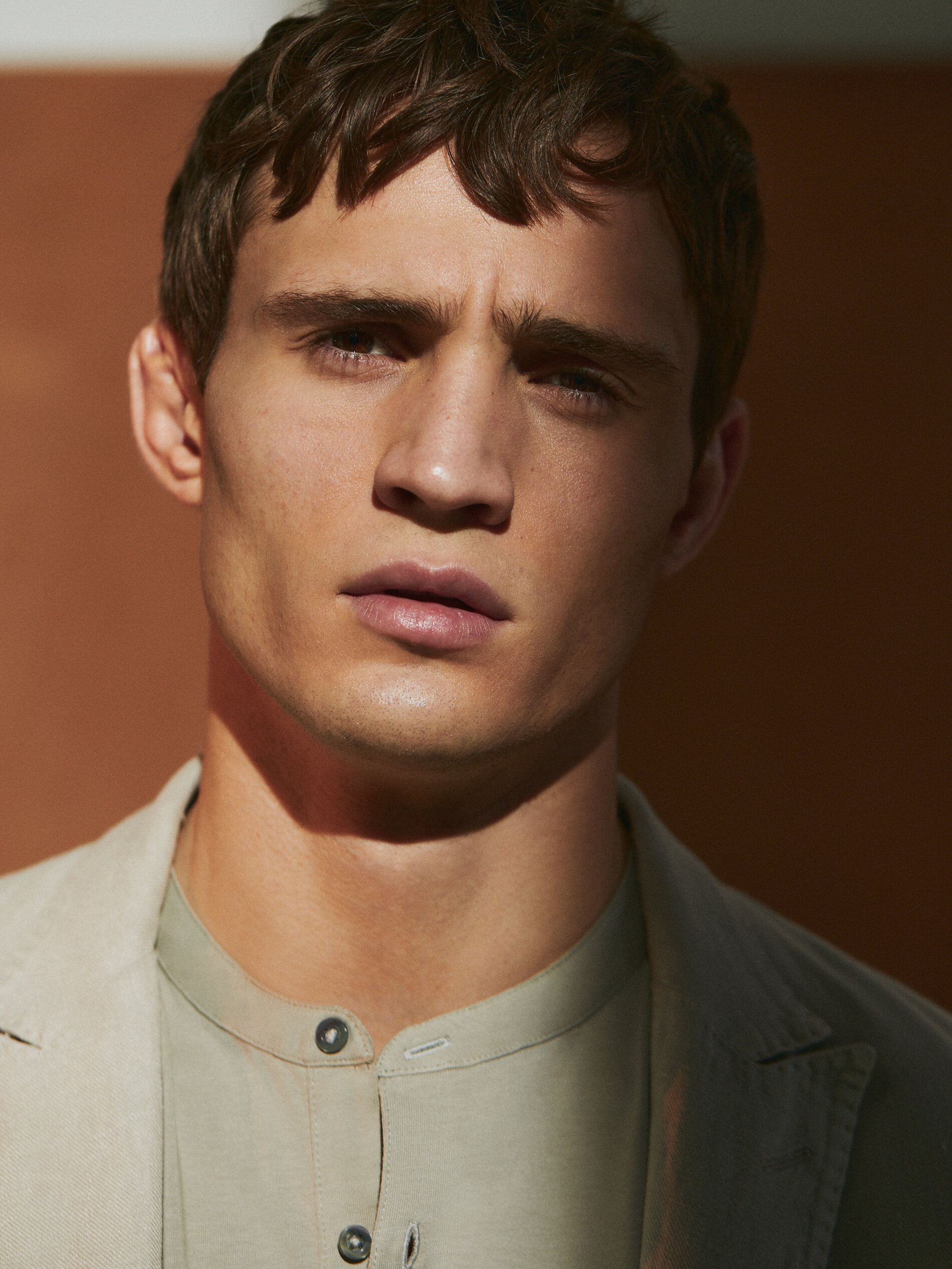 Short sleeve henley collar T-shirt 