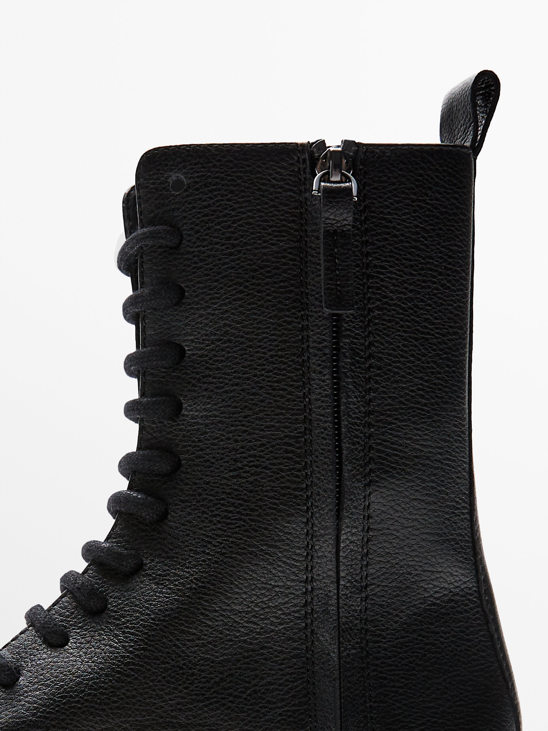 Bota con cordones de piel negra - Massimo Dutti España