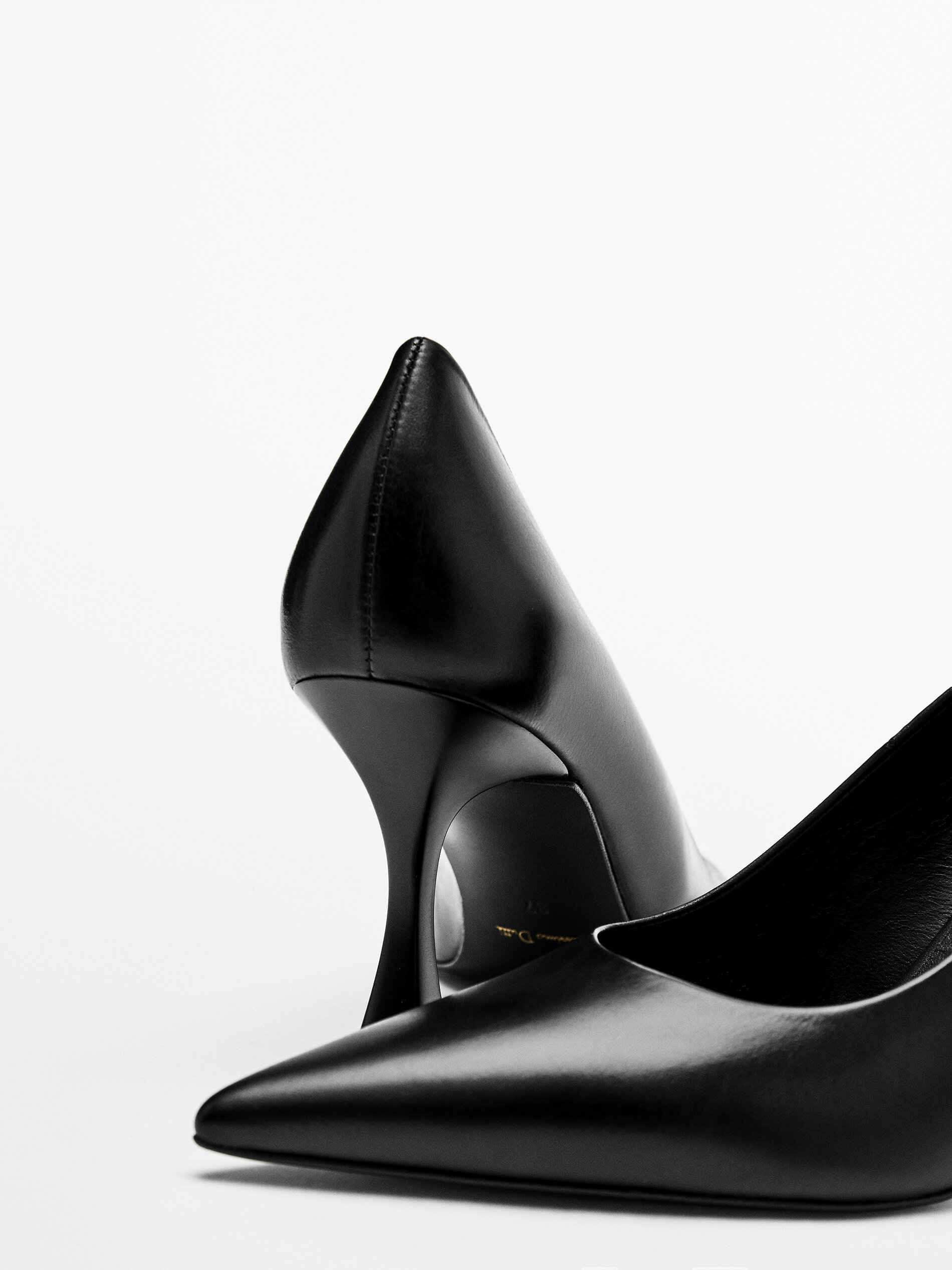 BLACK LEATHER HIGH-HEEL SHOES - Massimo 