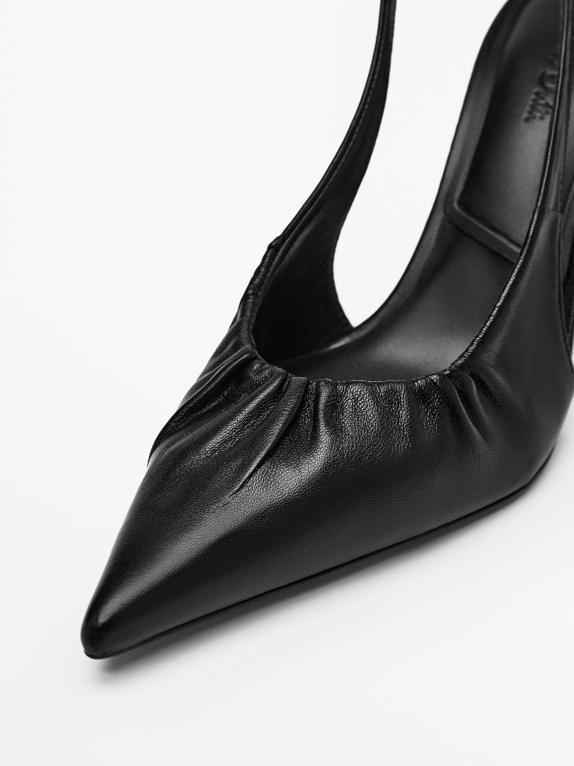Zapato tacón destalonado piel fruncido - Massimo Dutti España