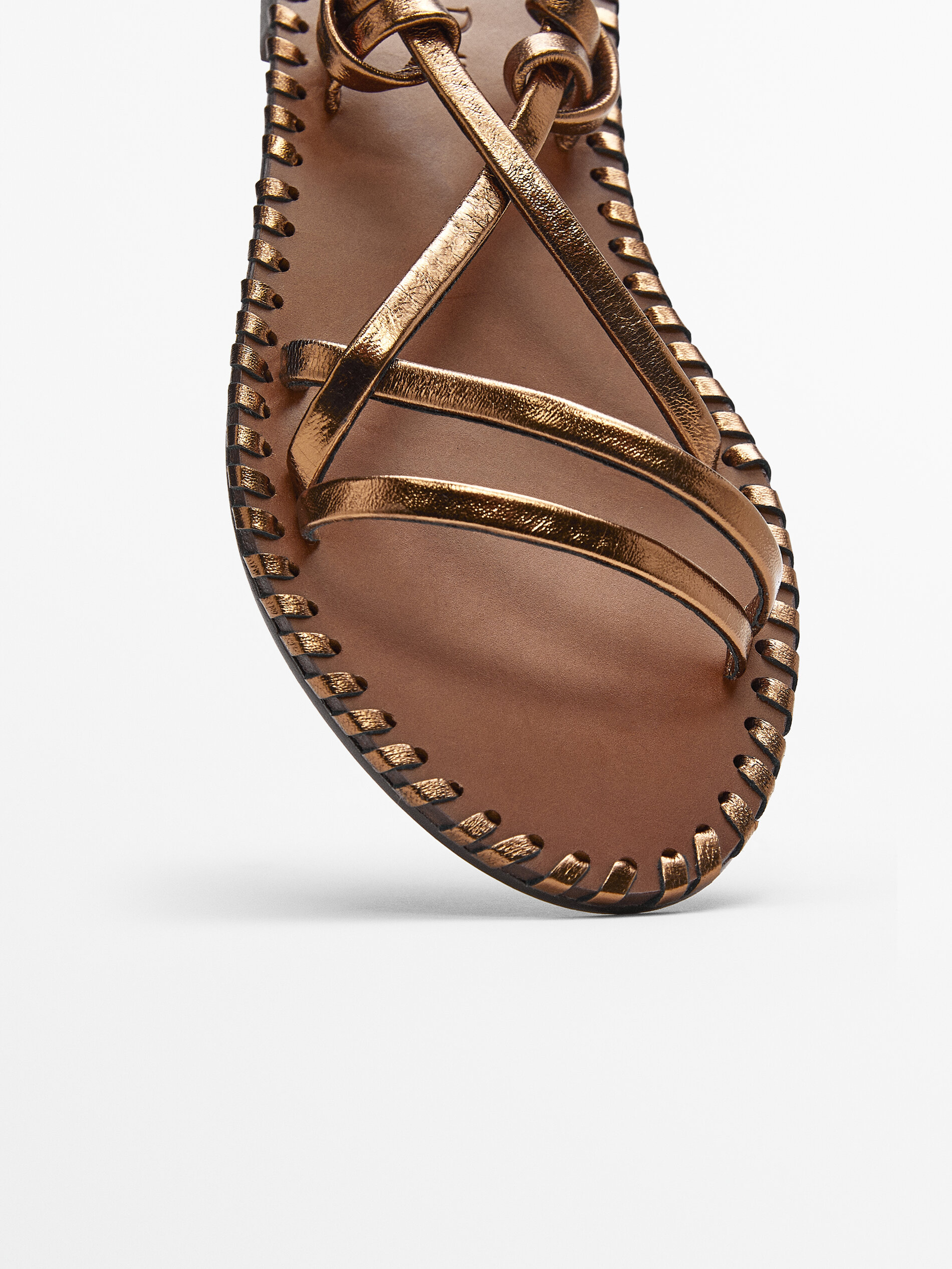 Sandalia plana piel atada - Massimo Dutti Colombia