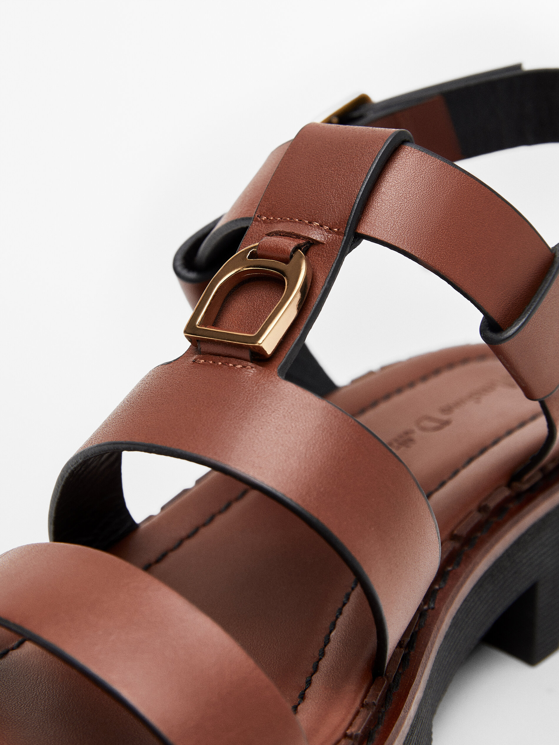 LEREN SANDALEN MET TRACKZOOL - Massimo Dutti Nederland