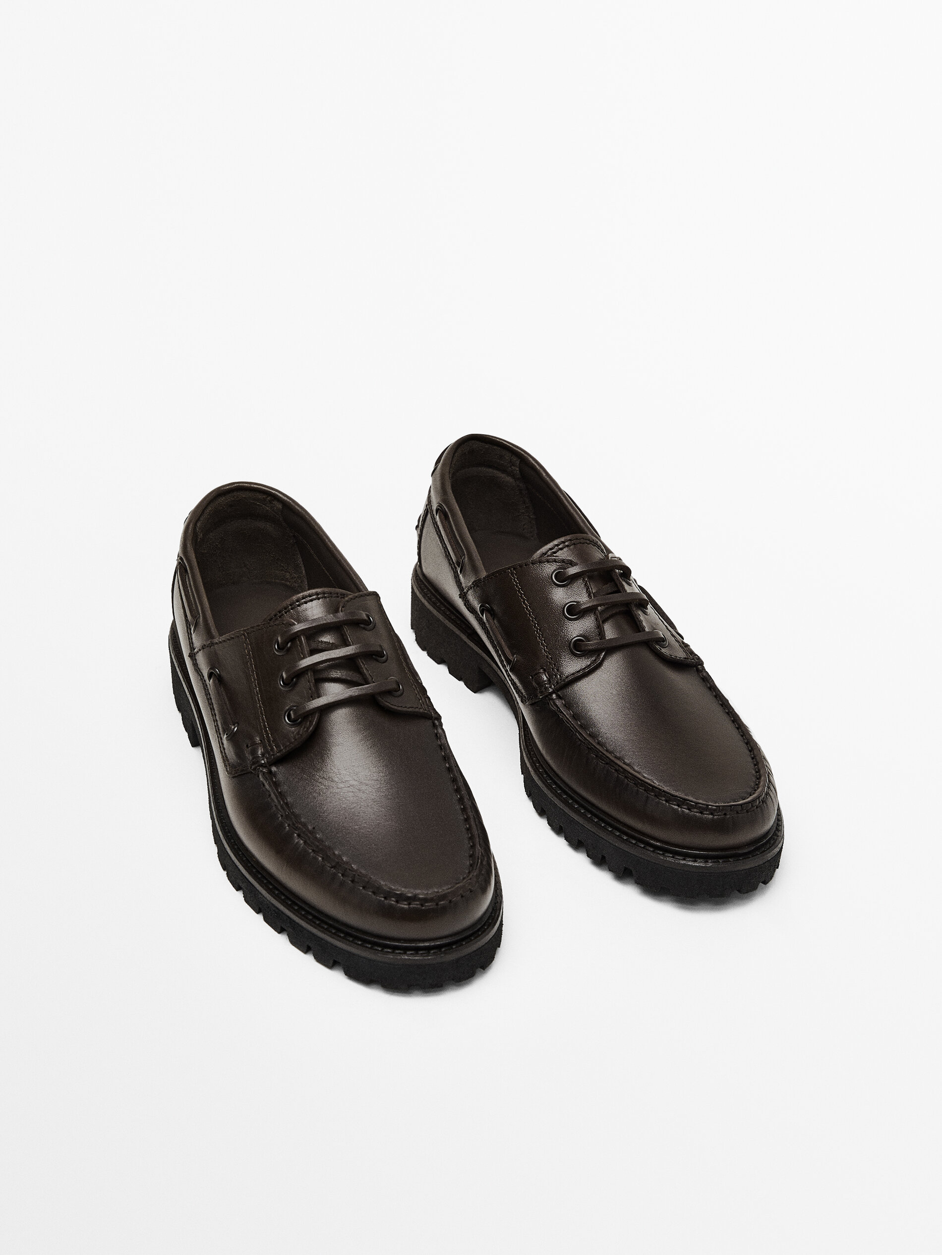 LEATHER DECK SHOES WITH TRACK SOLES