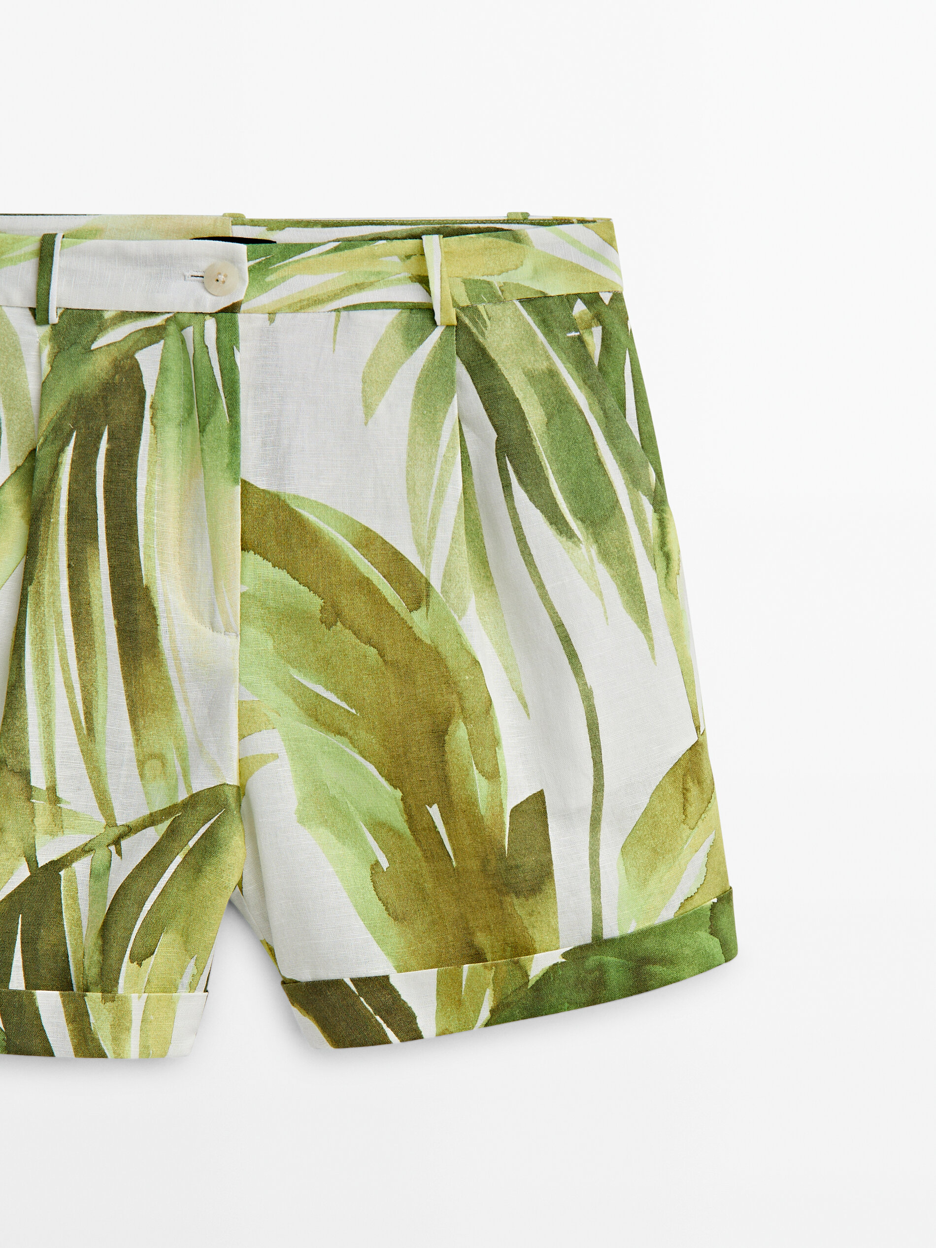 Palm tree print darted Bermuda shorts