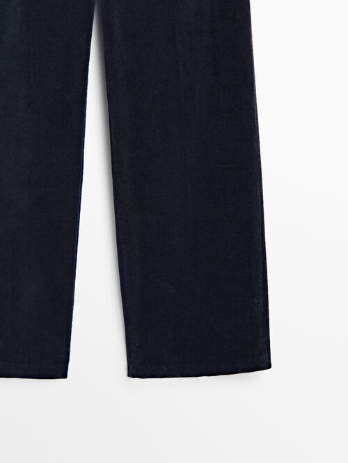 Gerade geschnittene Microcord-Hose mit Stretchbund · Marineblau, Beige,  Dunkelgrün · Röcke | Massimo Dutti