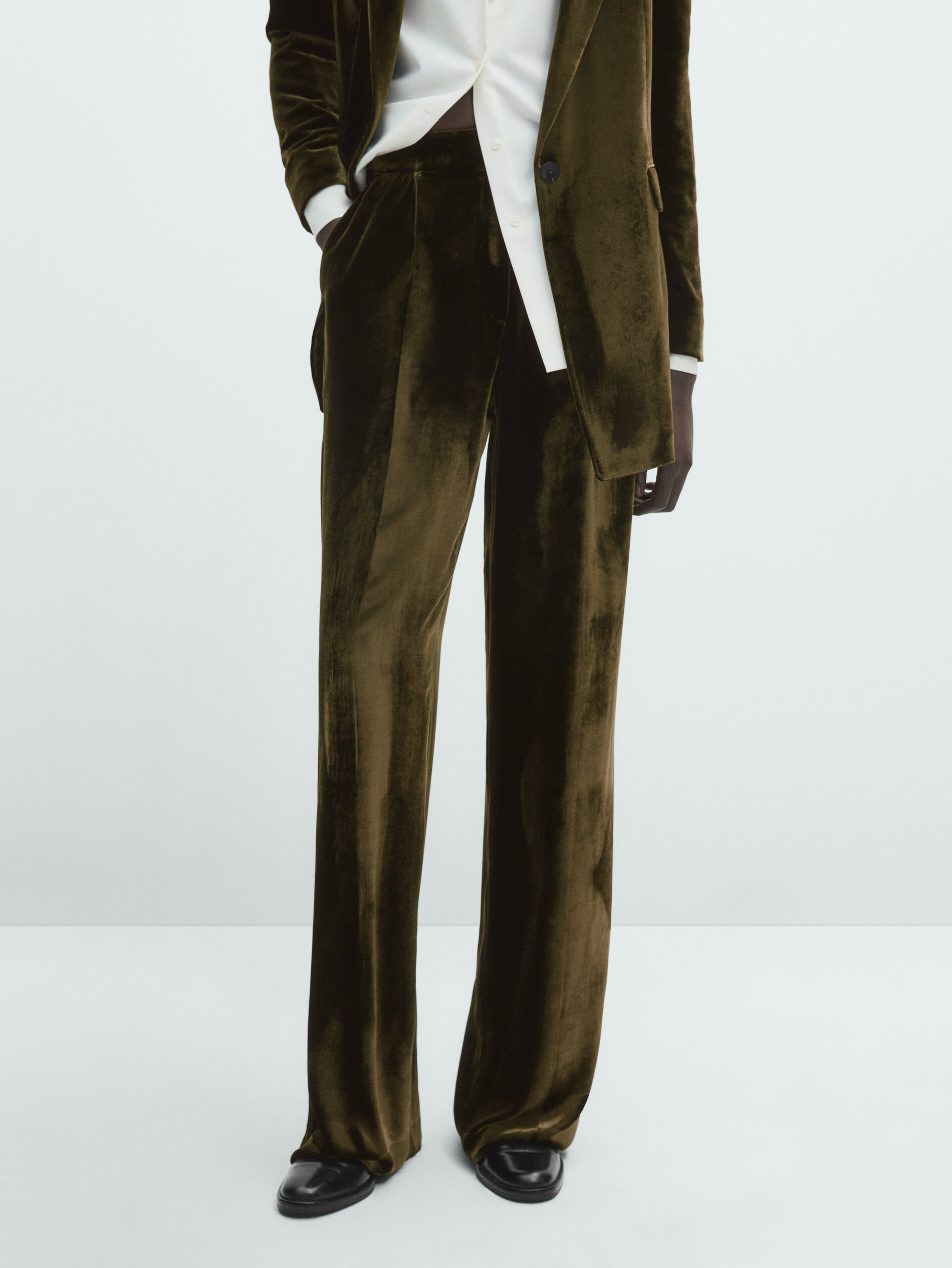 Pantalon terciopelo hotsell massimo dutti