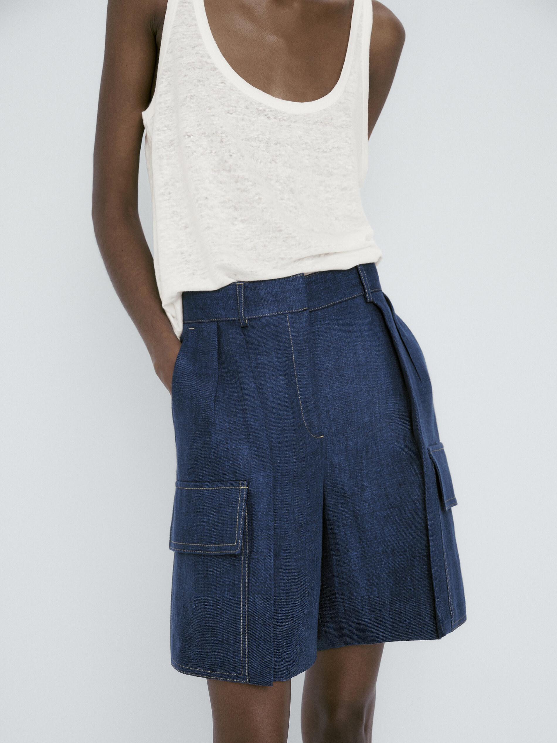 Linen cargo Bermuda shorts with topstitching