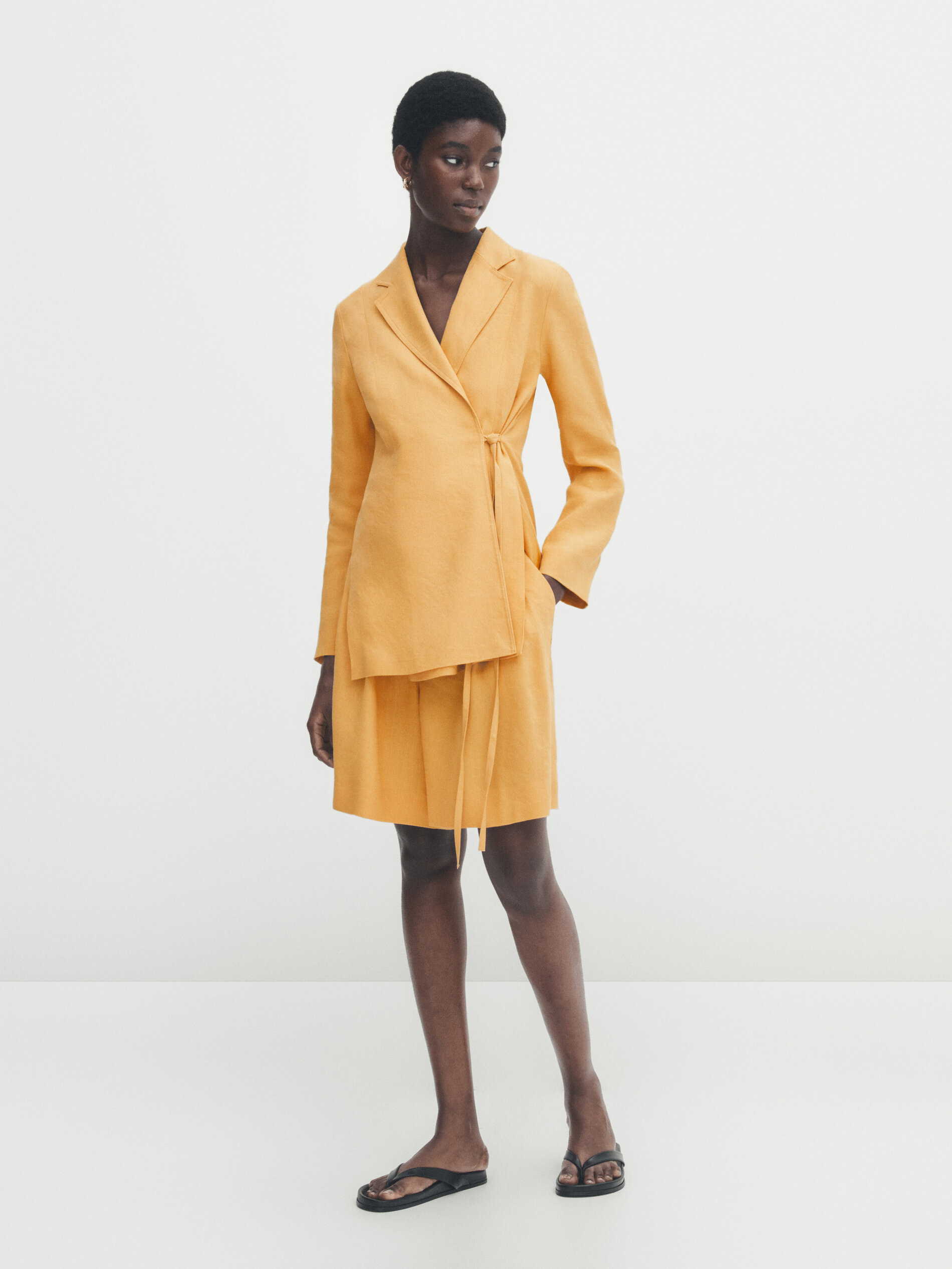 Long Bermuda shorts with darts Mustard Yellow Dressy Massimo