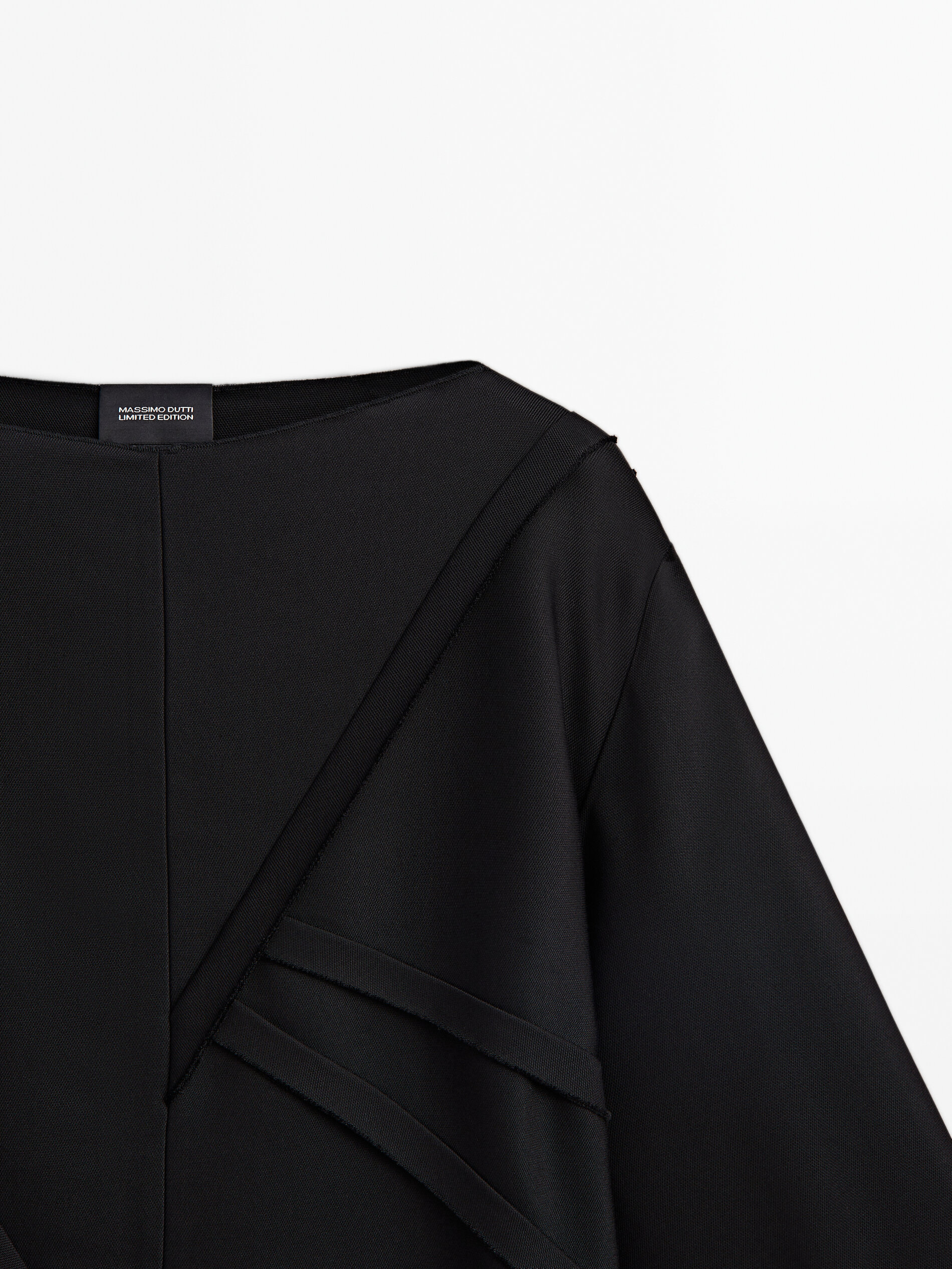 Blusa fluida cortes negra Limited Edition Negro Camisas