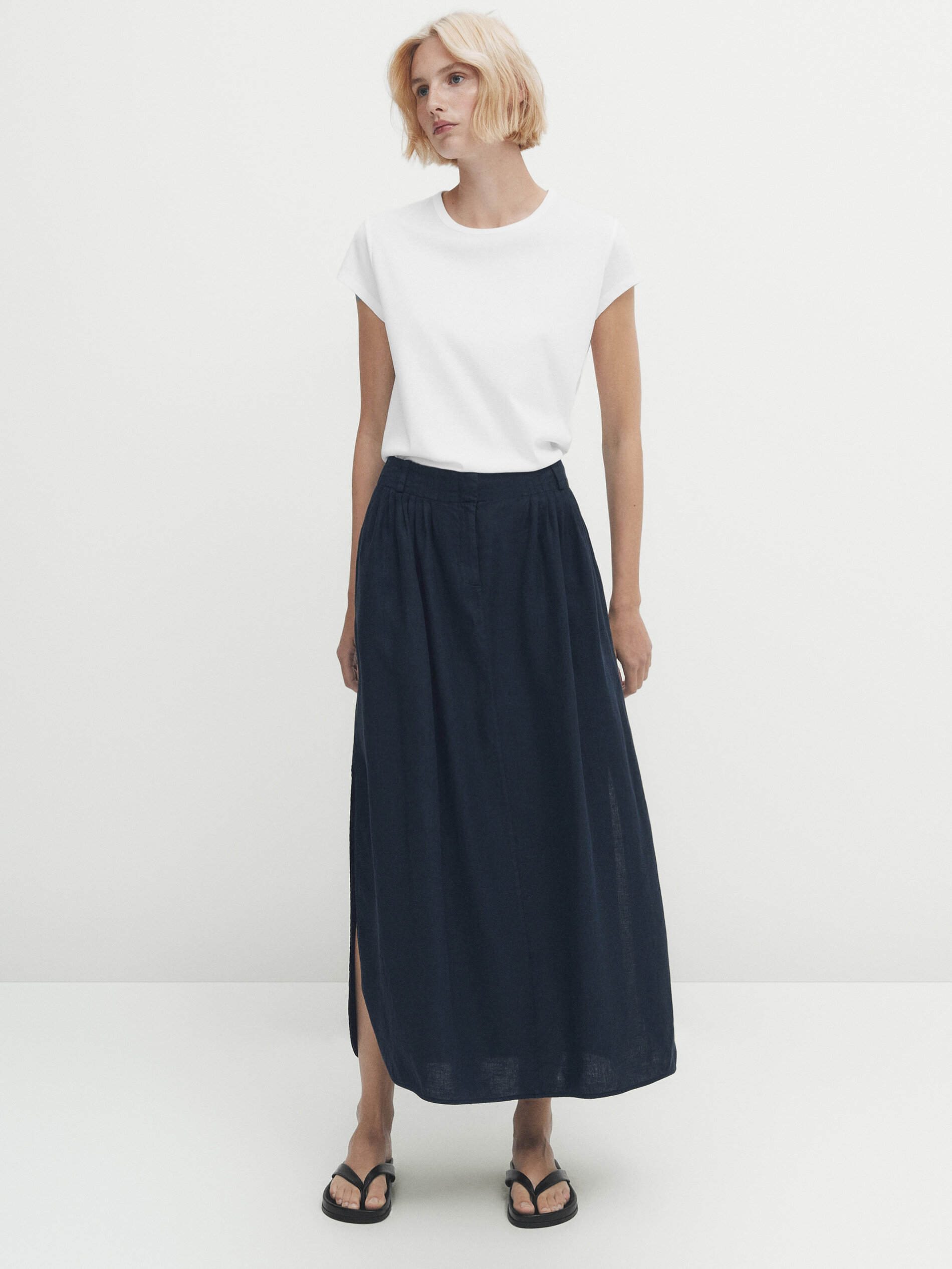 White and 2025 navy linen skirt
