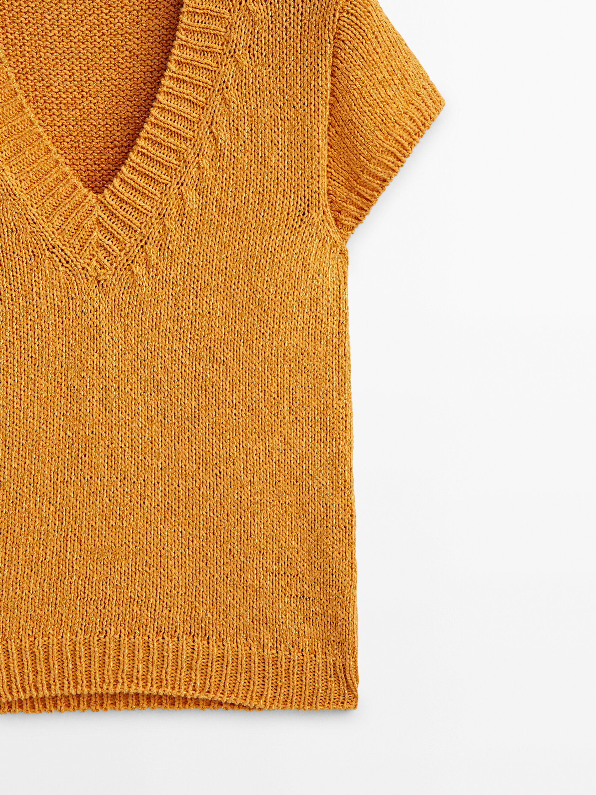 Knit V neck sweater with short sleeves