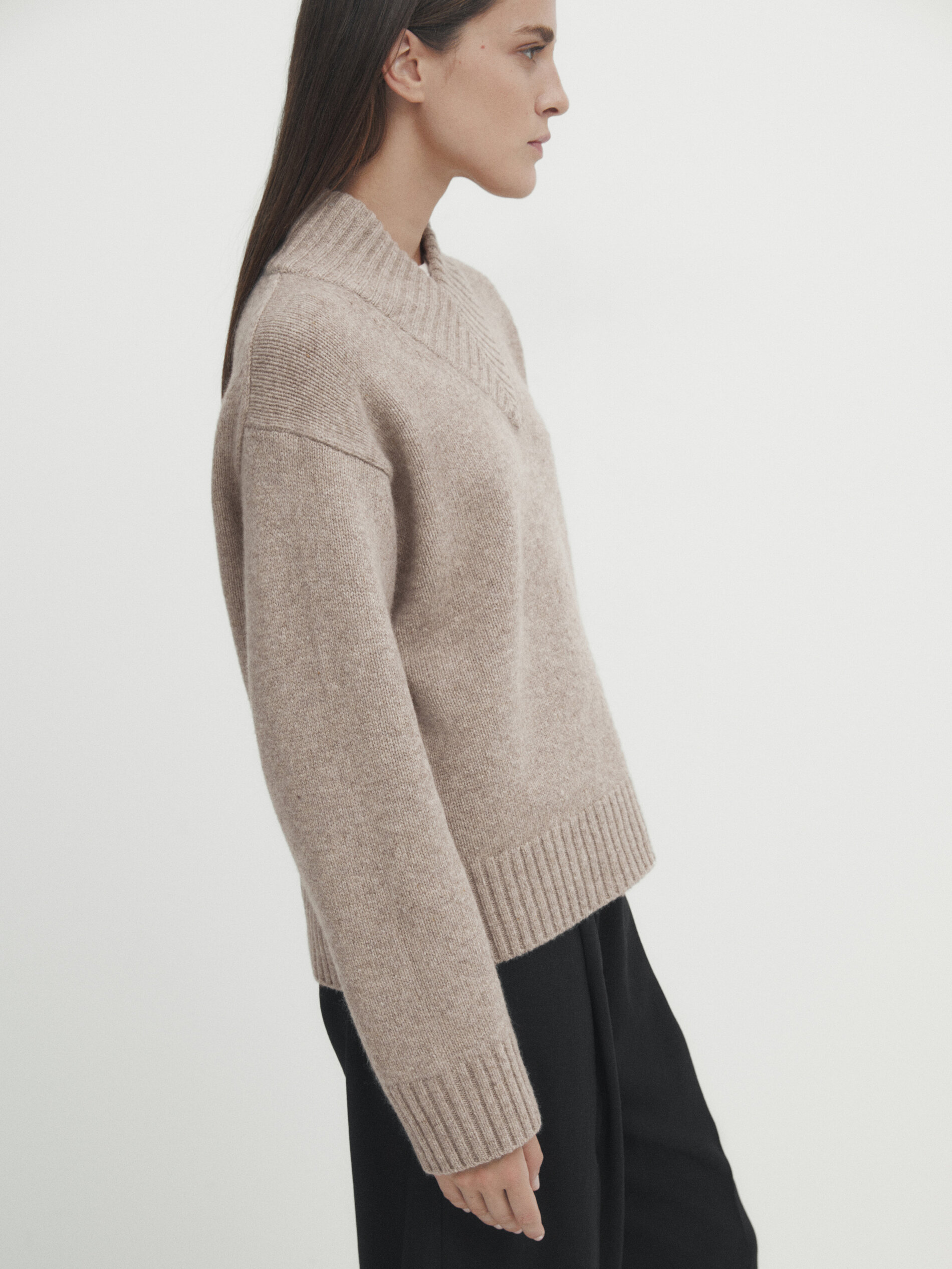 High V neck wool blend sweater