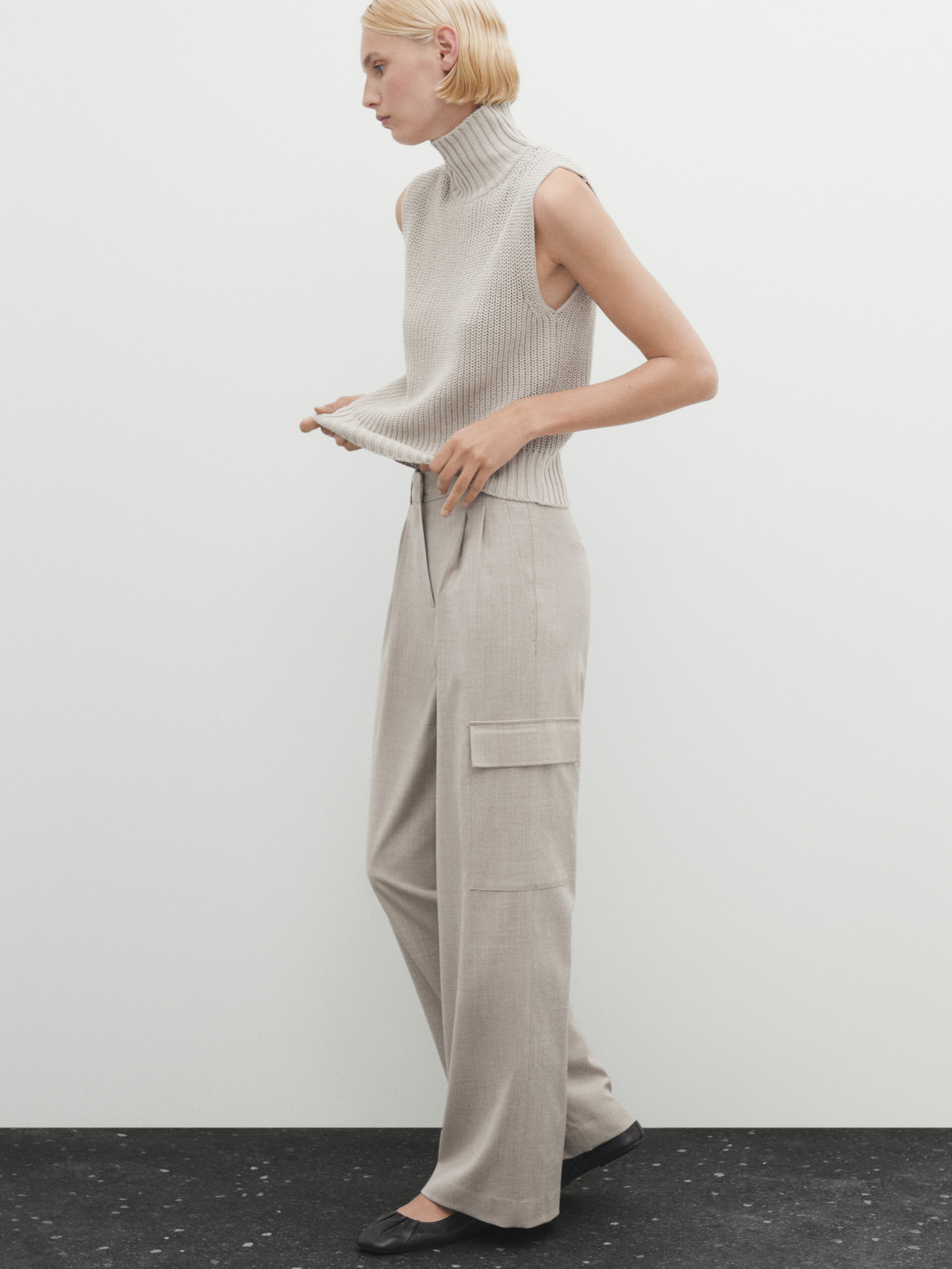 Purl knit vest with a mock turtleneck
