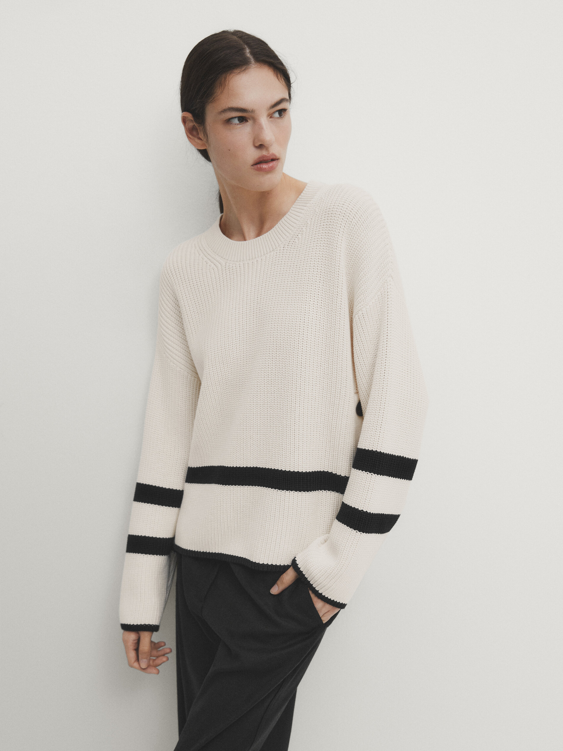Purl knit sweater with stripes and side buttons