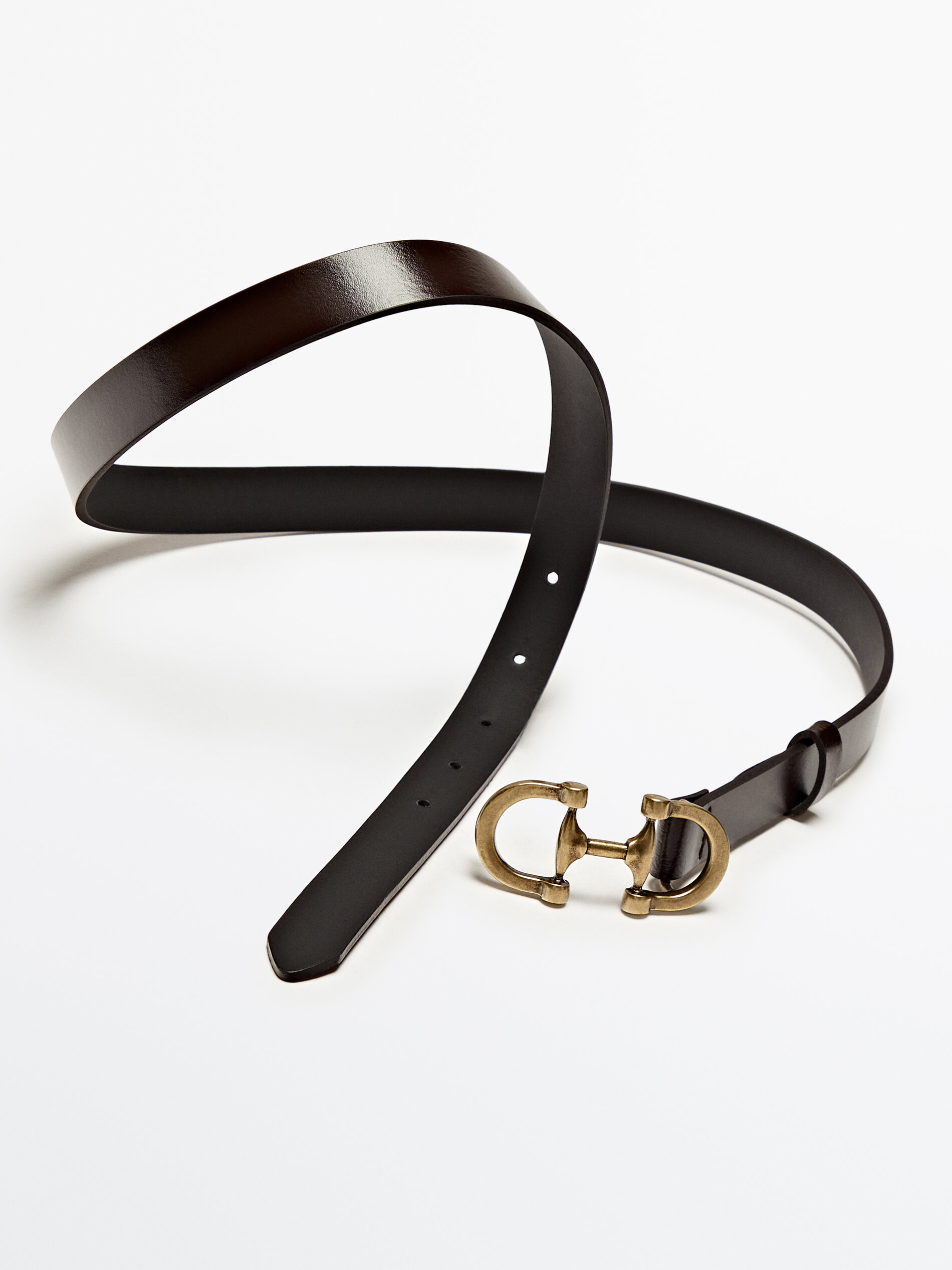 Double clearance buckle belt