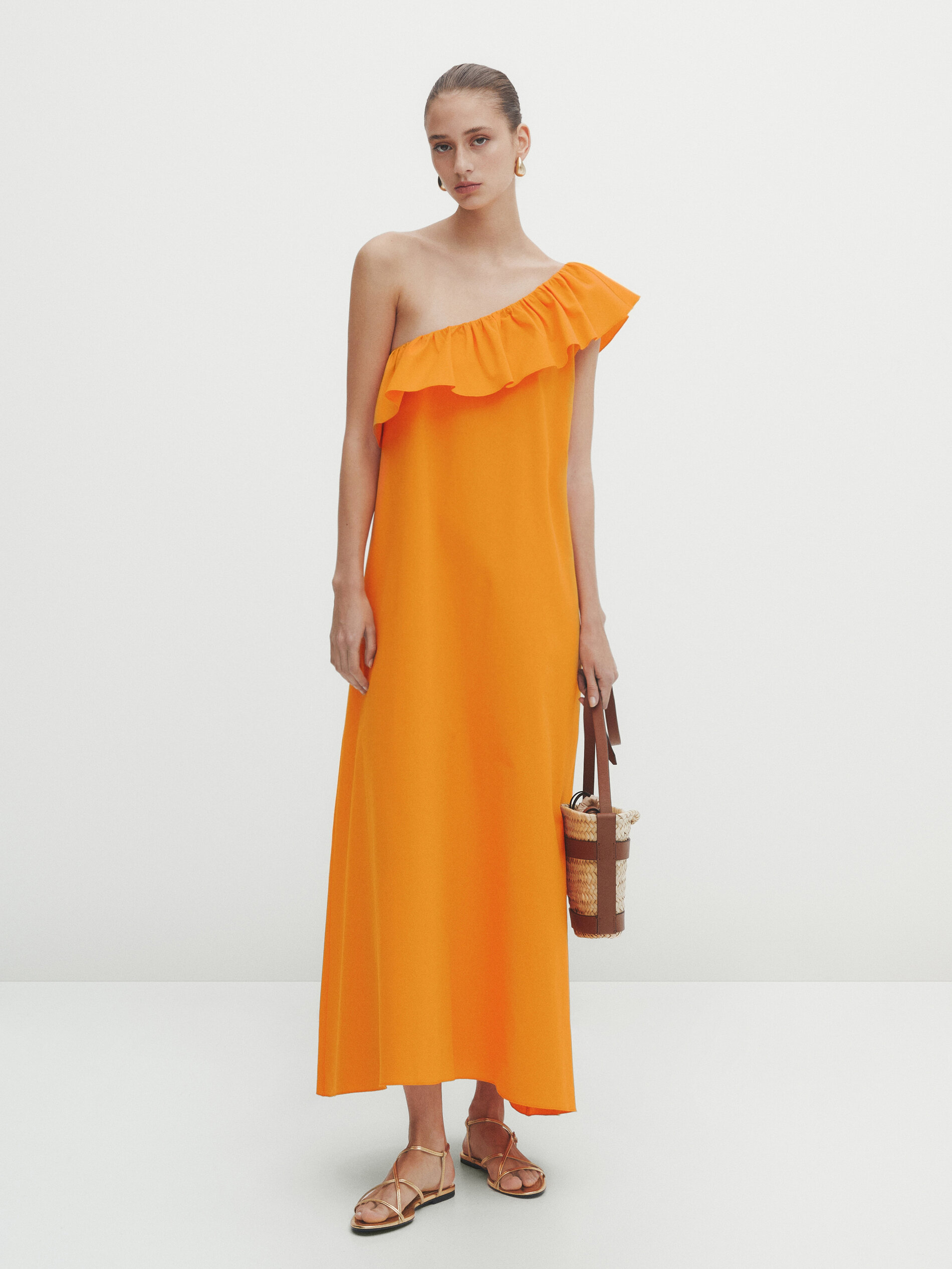 Vestido best sale asimetrico volante