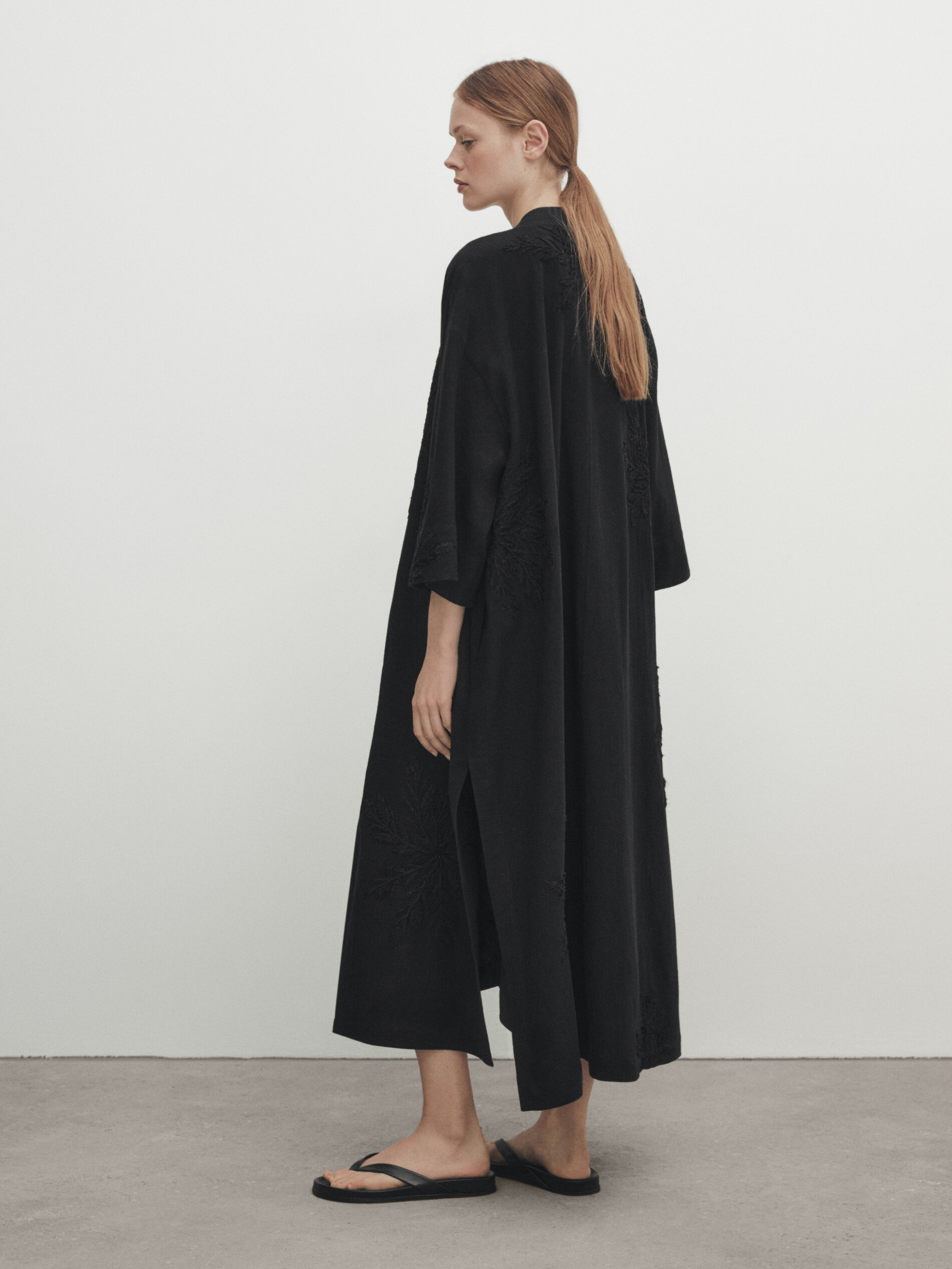 Long kimono with embroidery