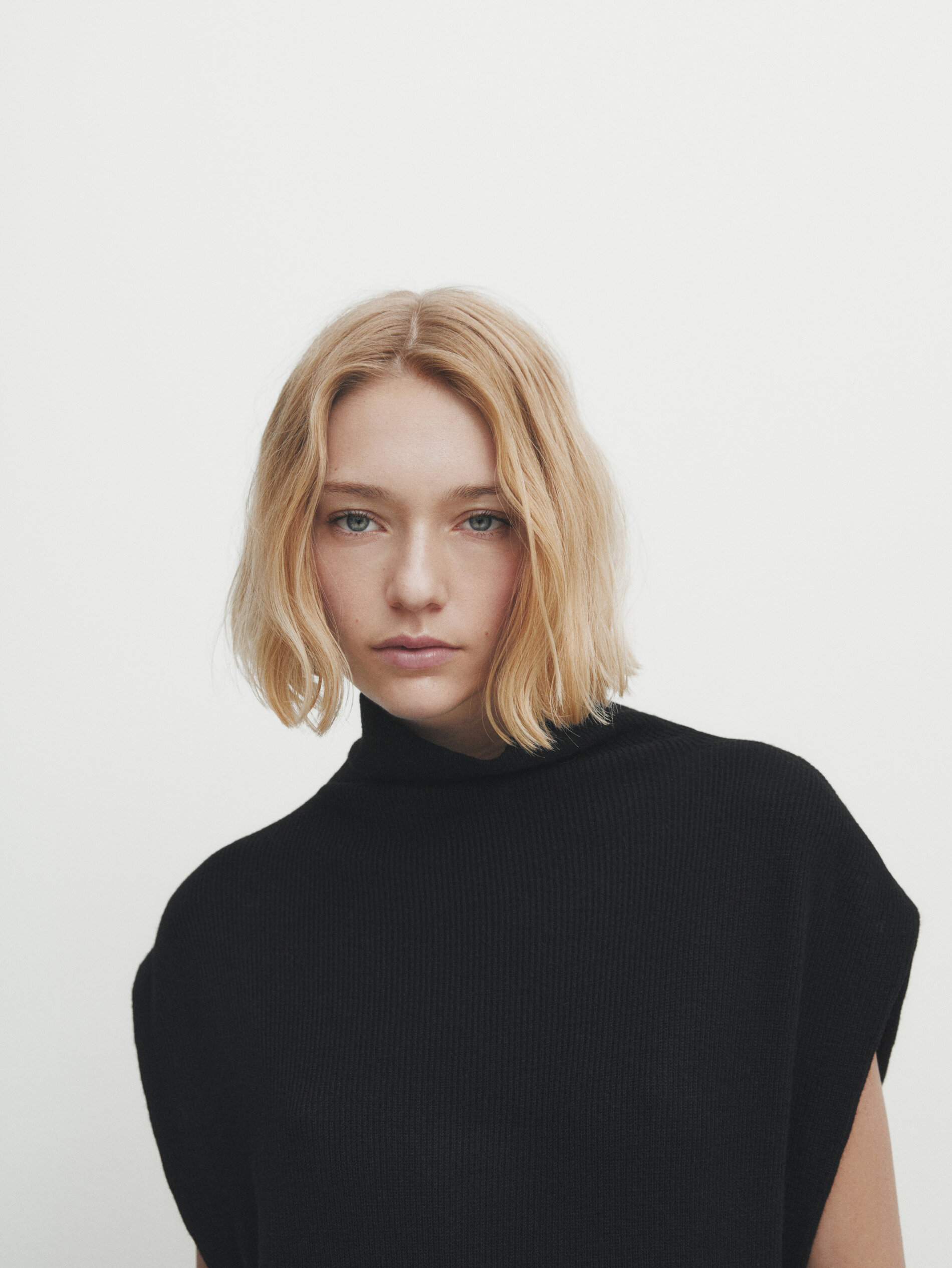 Long knit dress with a mock turtleneck Black Pale Green Smart