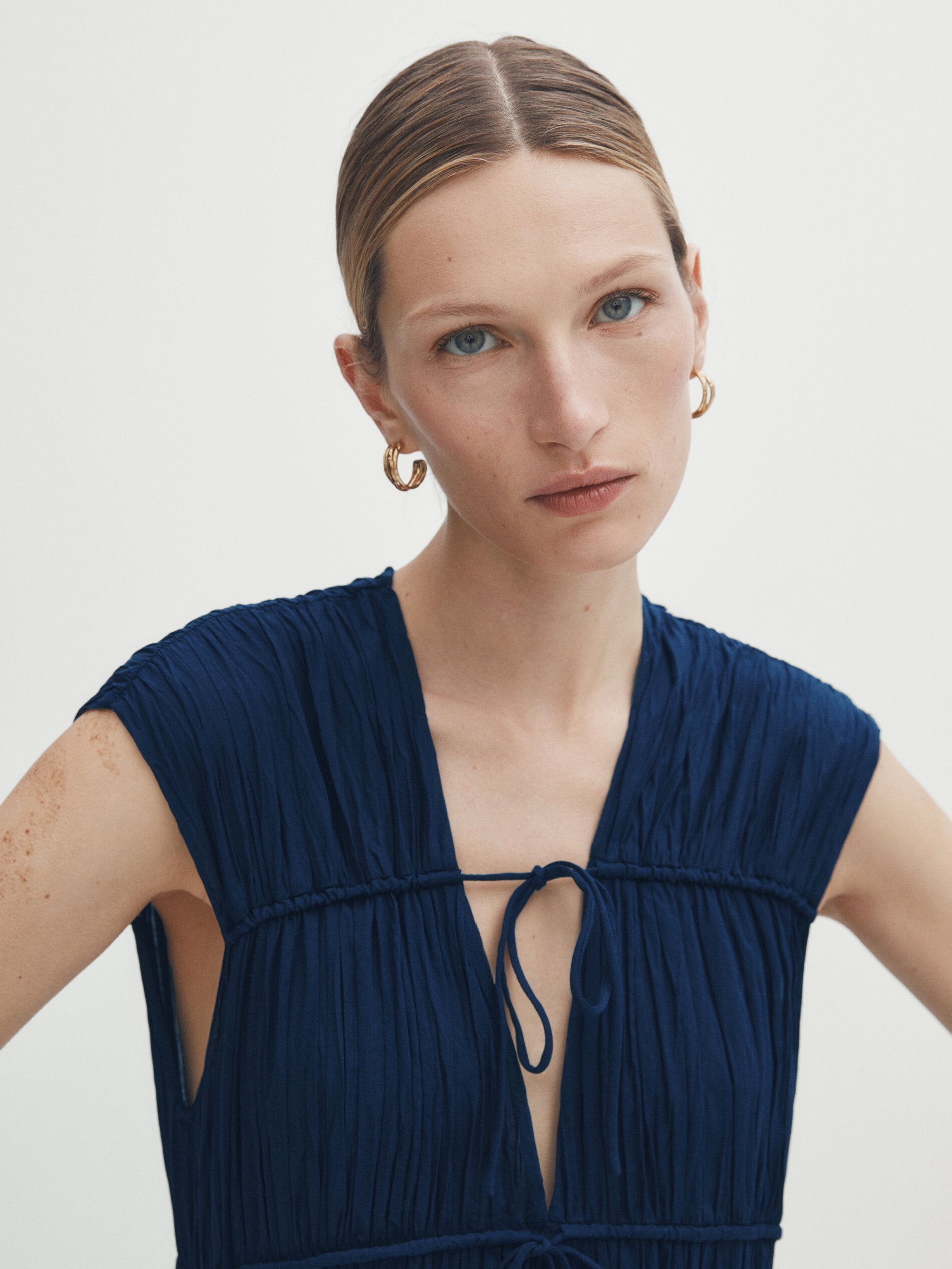 Vestido plissado hot sale massimo dutti