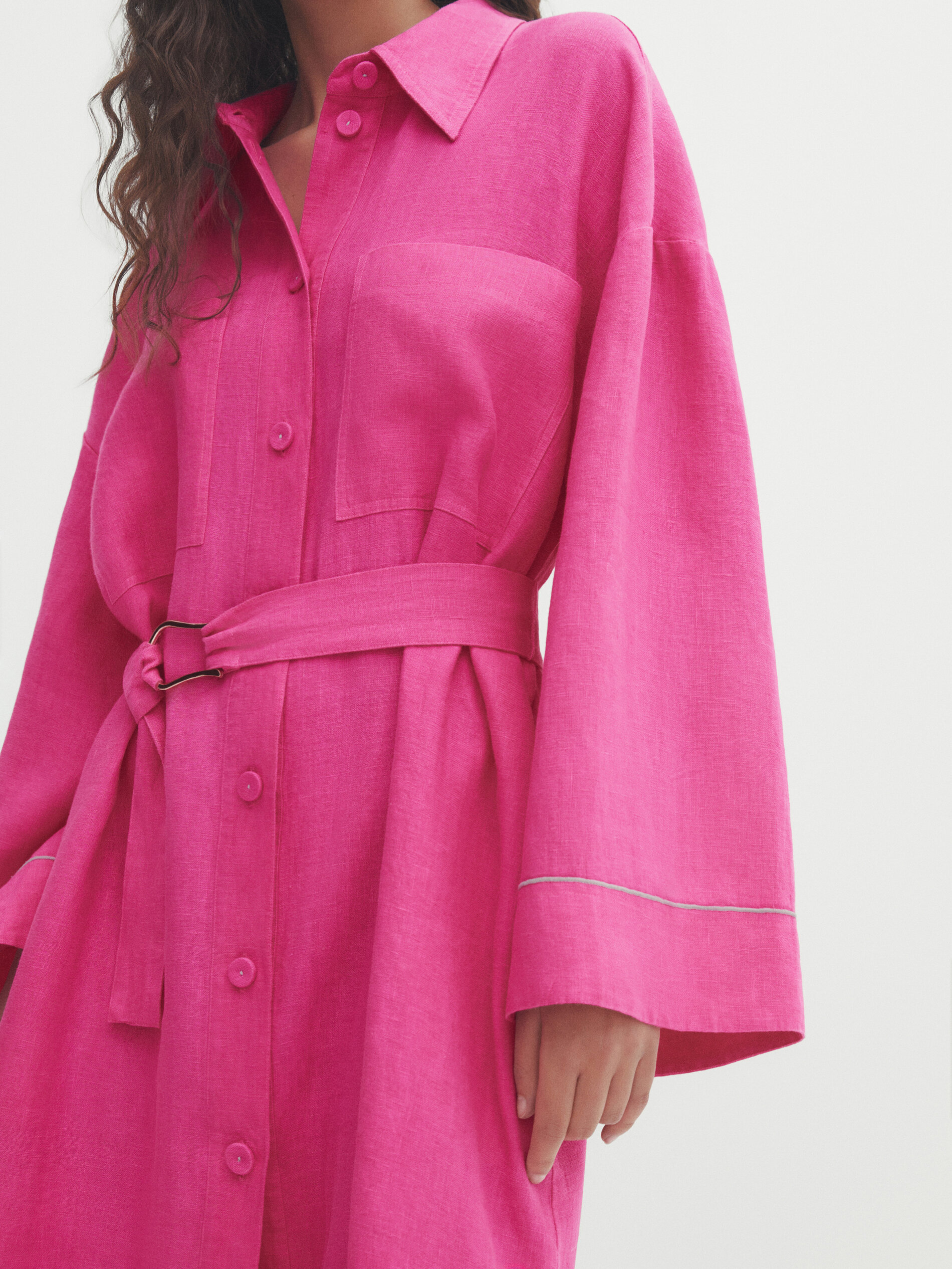 Linen midi dress with pockets and golden buckle