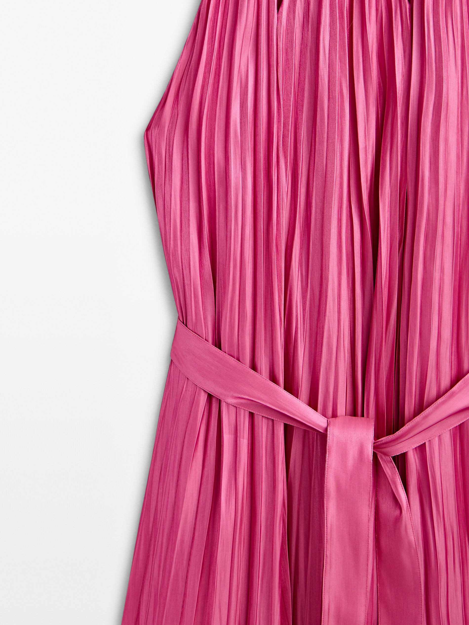Vestido plisado cuello 2025 halter