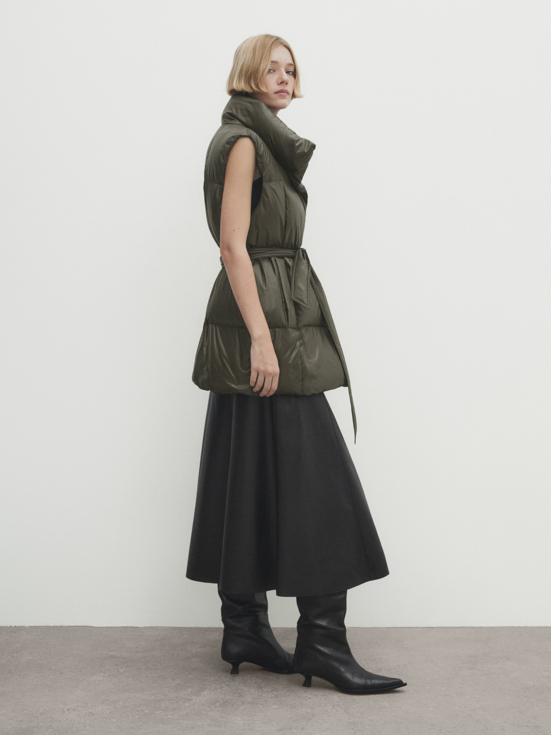 Quilted gilet with belt · Khaki · Coats And Jackets | Massimo Dutti