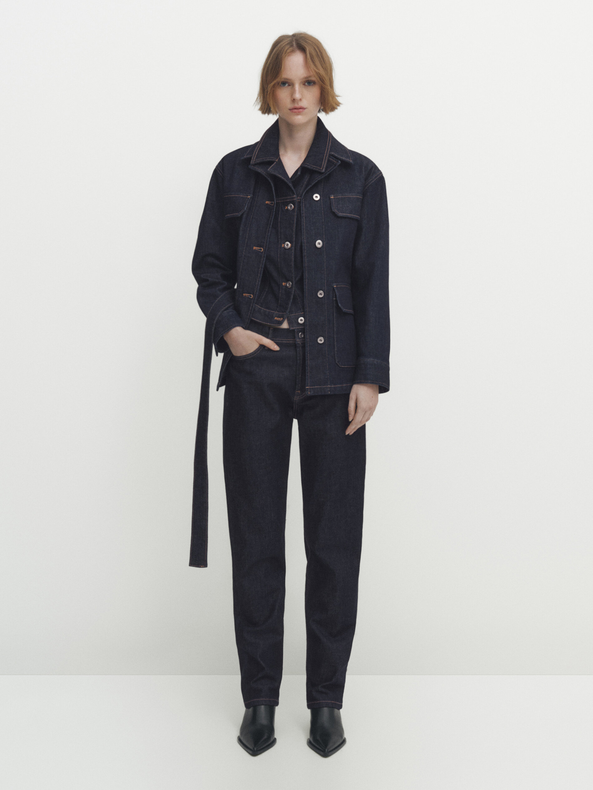 Short rinse wash denim waistcoat with topstitching Dark Blue