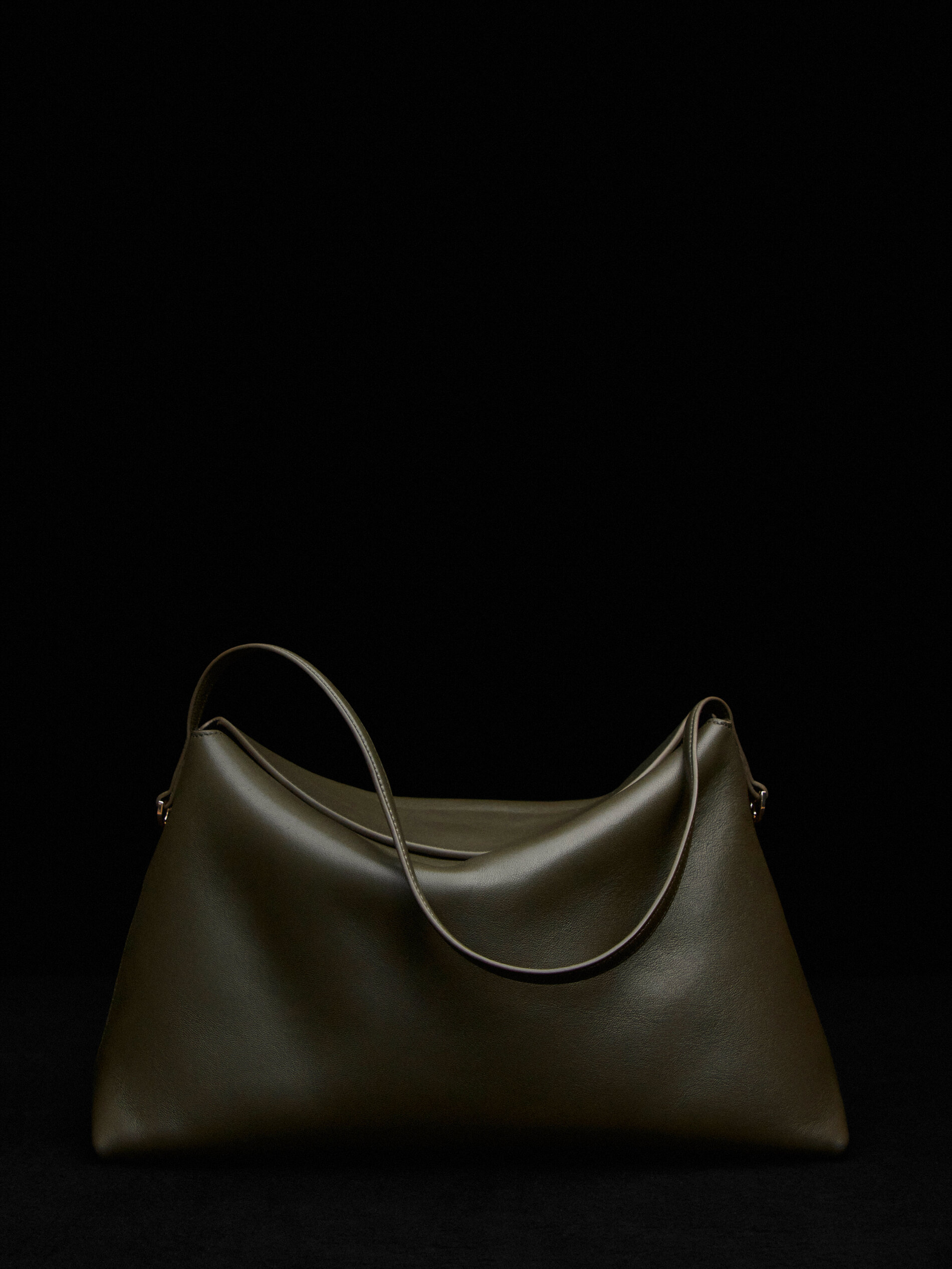 Bolso piel hotsell massimo dutti