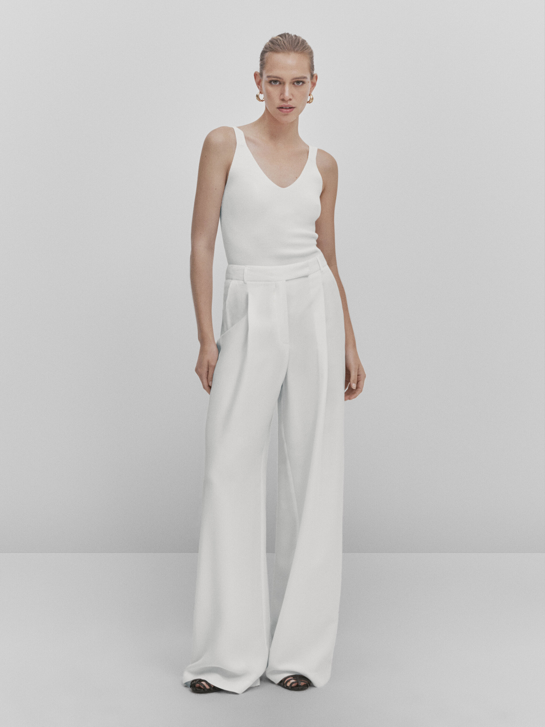 Wide leg trousers with darts Studio White Black Dressy