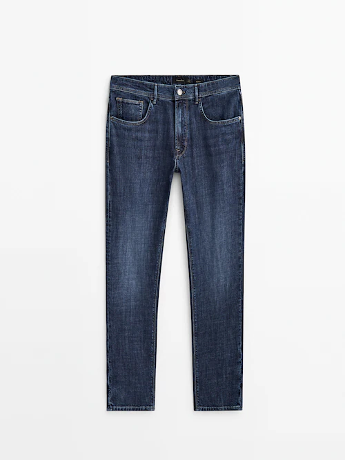 Relaxed fit enzymatic jeans · Indigo · Dressy