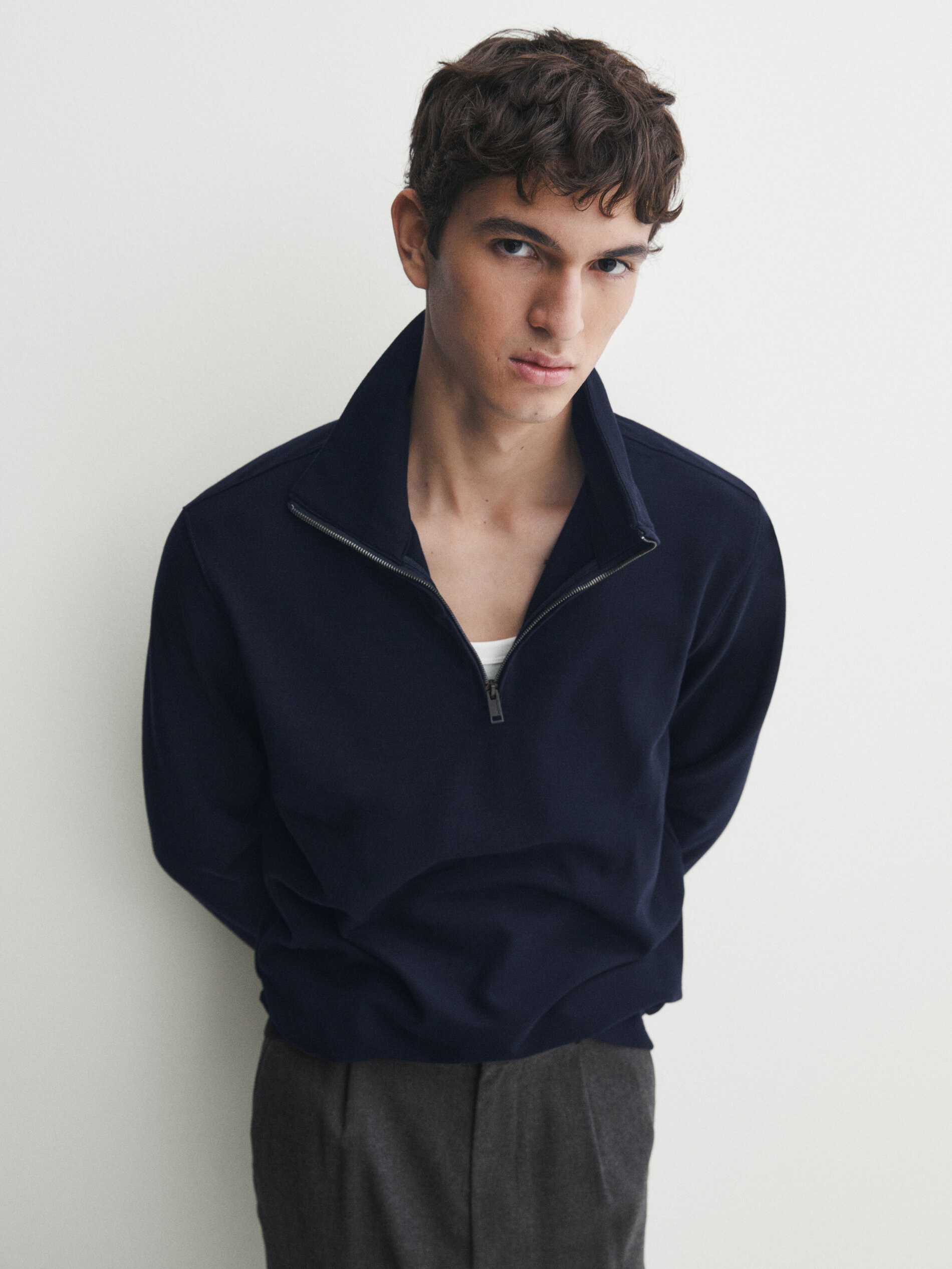 Sweatshirt with sale collared shirt