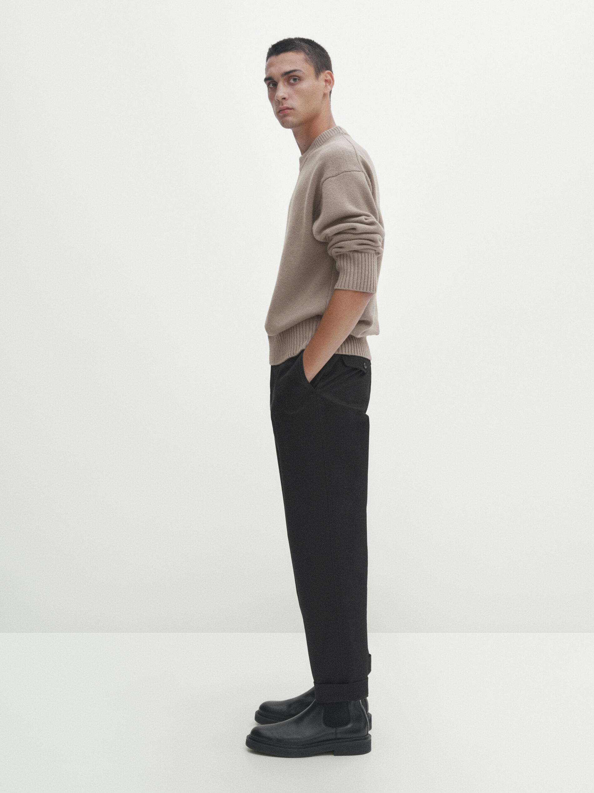Knit crew neck boxy fit sweater