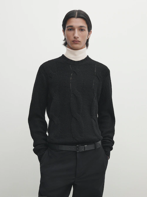 Aufgerauter Strickpullover mit Zopfmuster aus Wollgemisch · Schwarz ·  Pullover Und Cardigans | Massimo Dutti