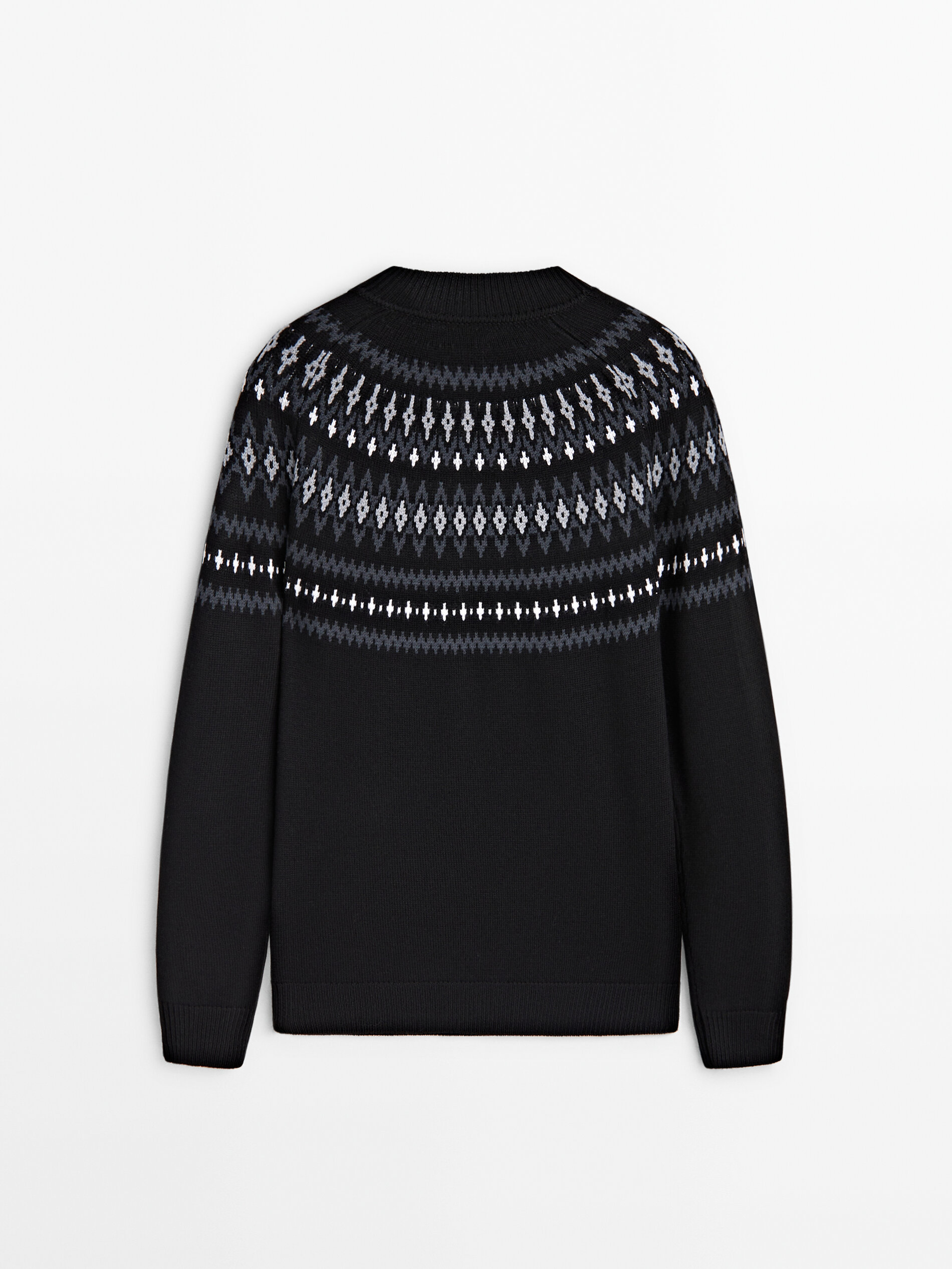 Sweater black and new arrivals white