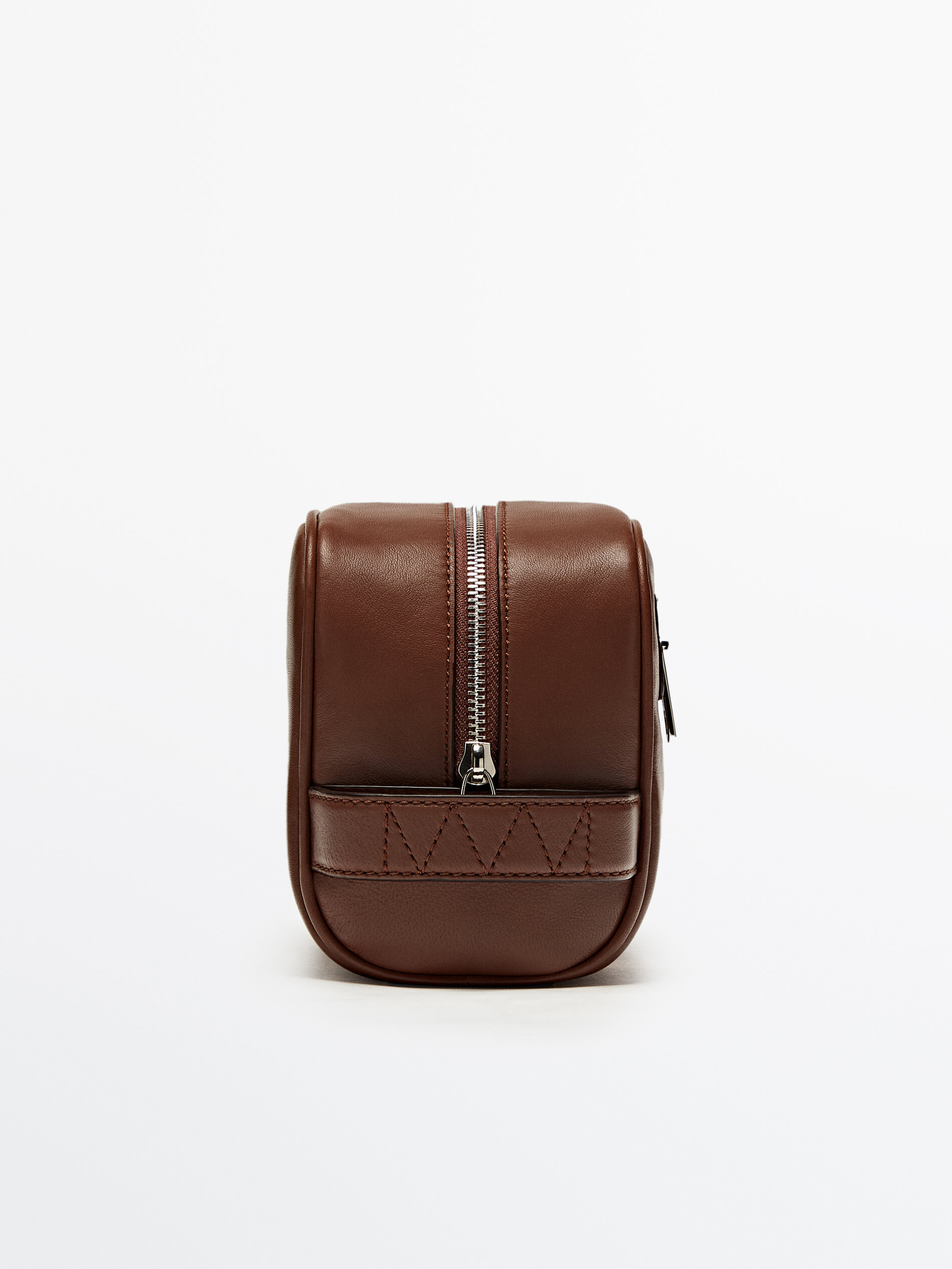 Leather toiletry bag with zip pocket Leather Accessories