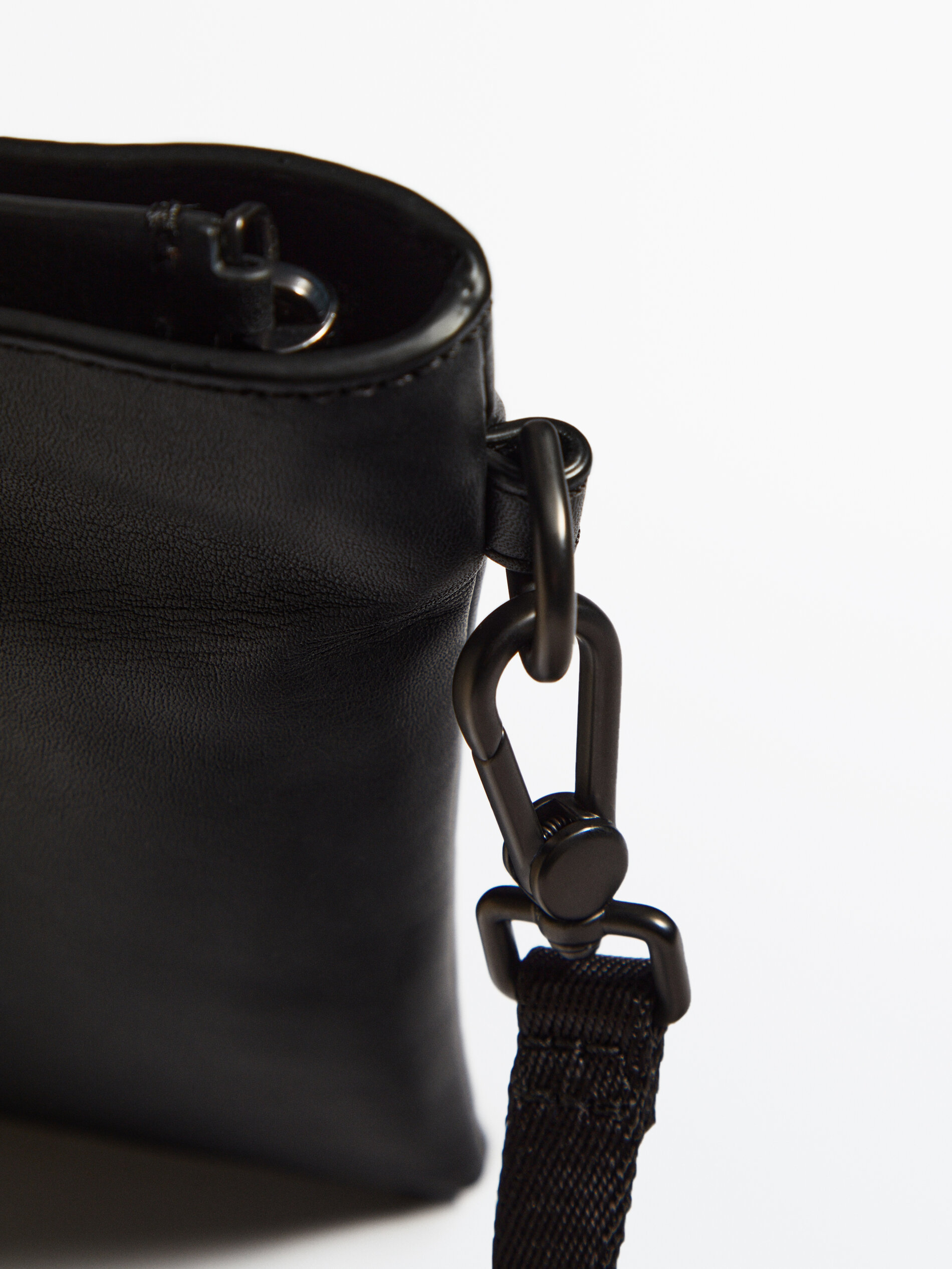 Massimo dutti pouch 2025