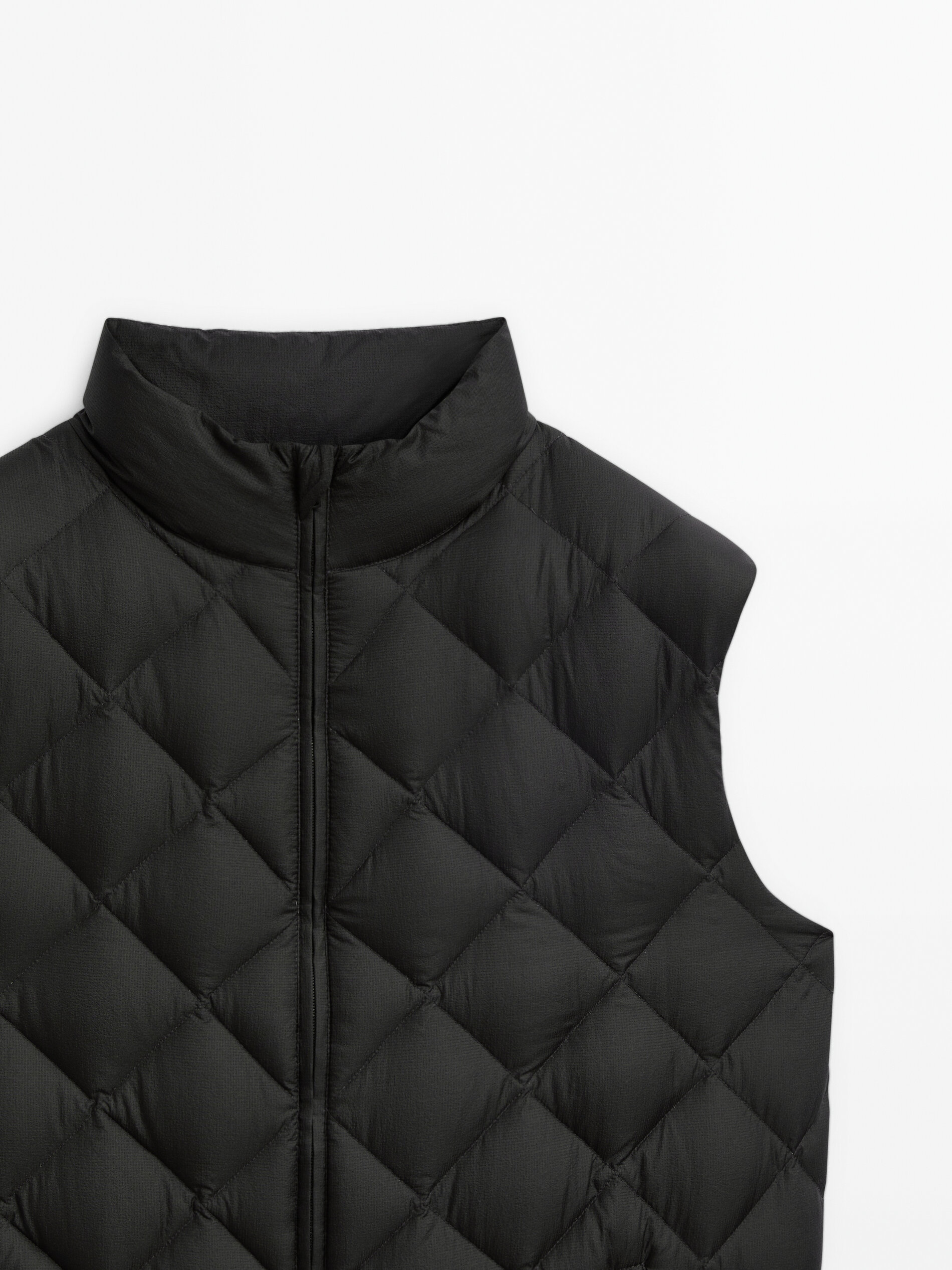 Extra lightweight ripstop gilet with down and feathers padding