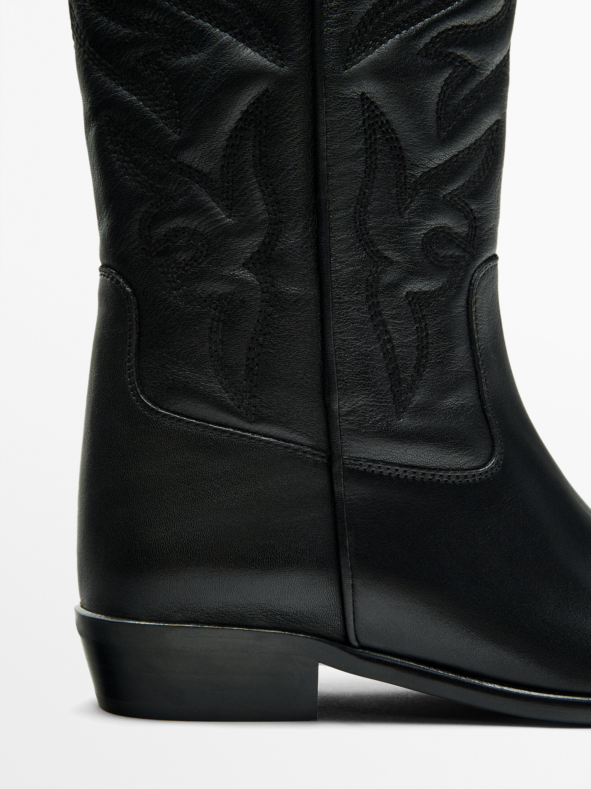 Bota cowboy piel bordados Negro Botas Y Botines Massimo Dutti