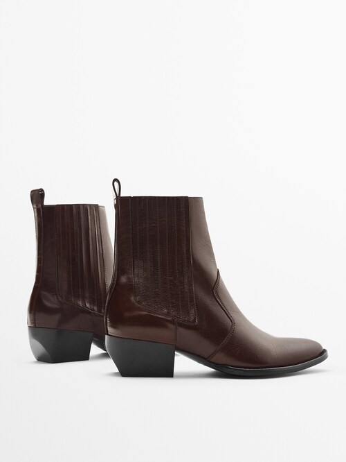 angivet spil I forhold Leather cowboy-style Chelsea boots - Massimo Dutti Costa Rica