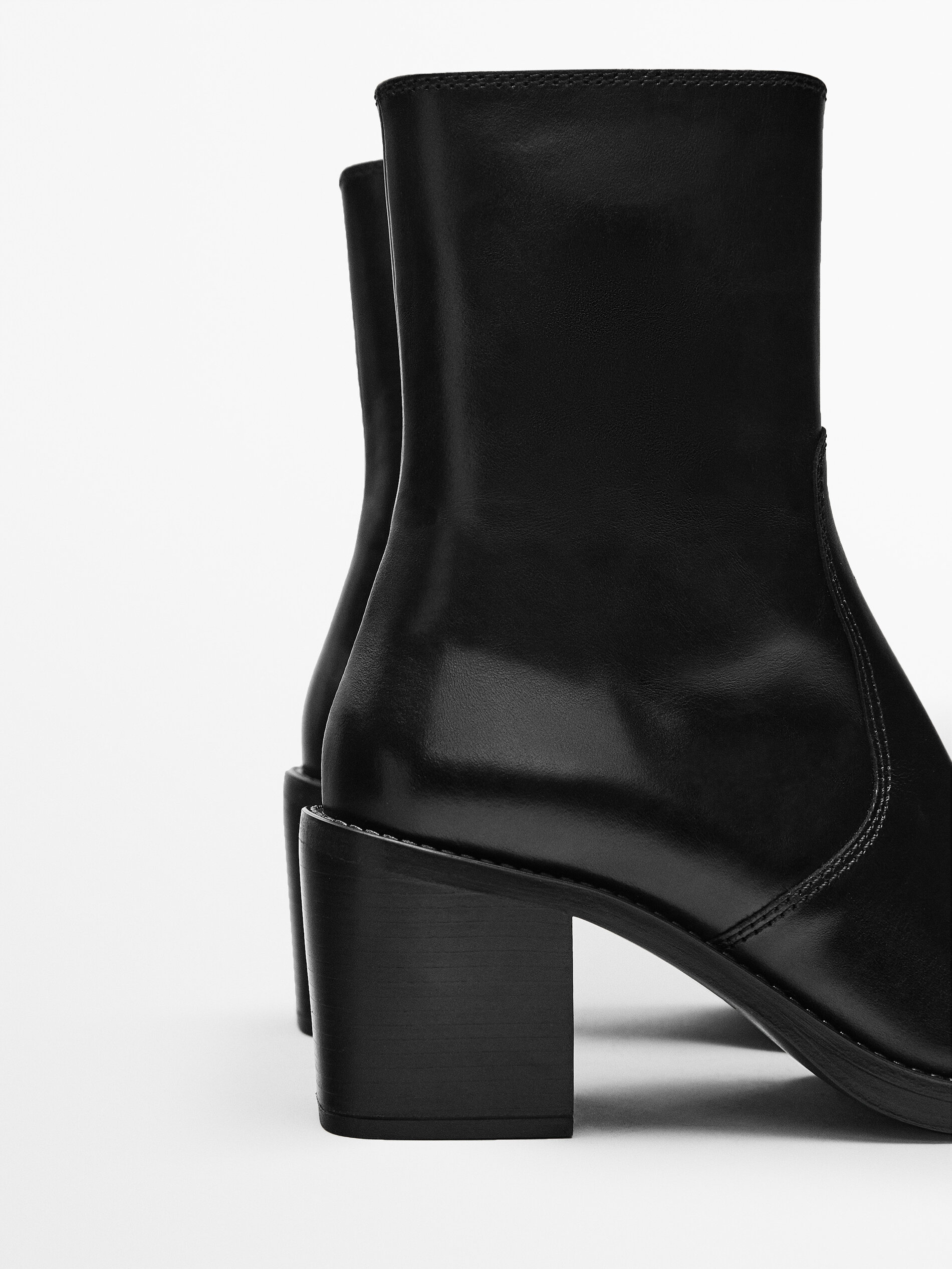 Bottines talon carr en cuir