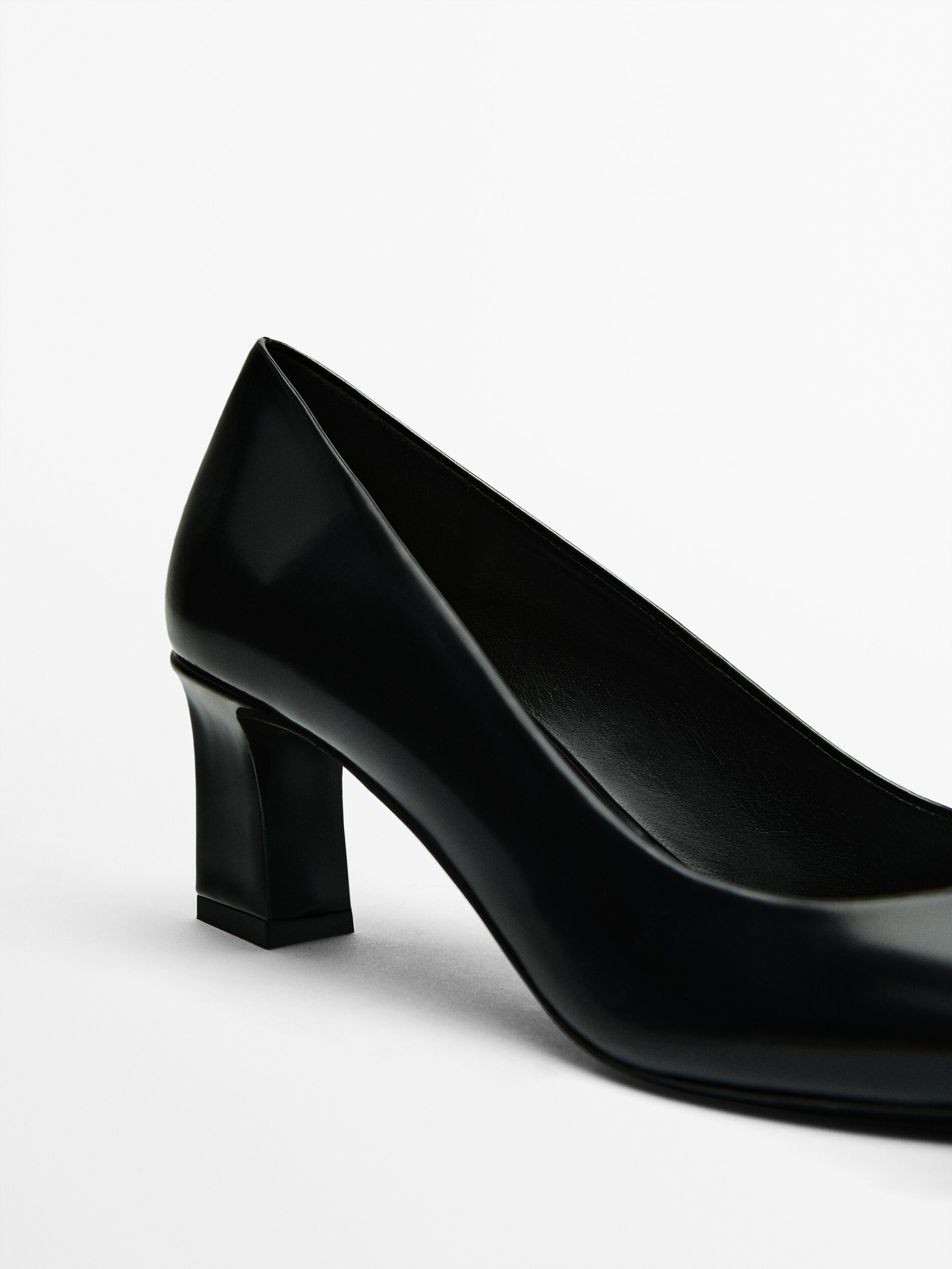 Pointed high heel shoes Black Heel Shoes Massimo Dutti
