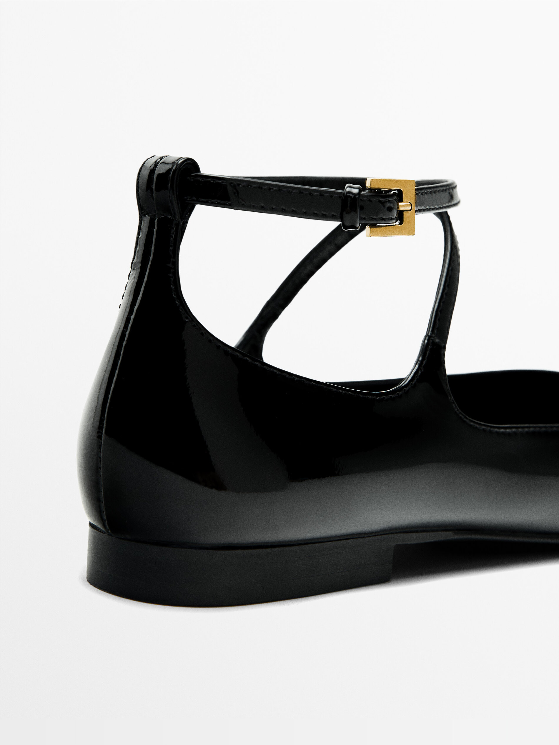 Leather ballet flats with buckled strap