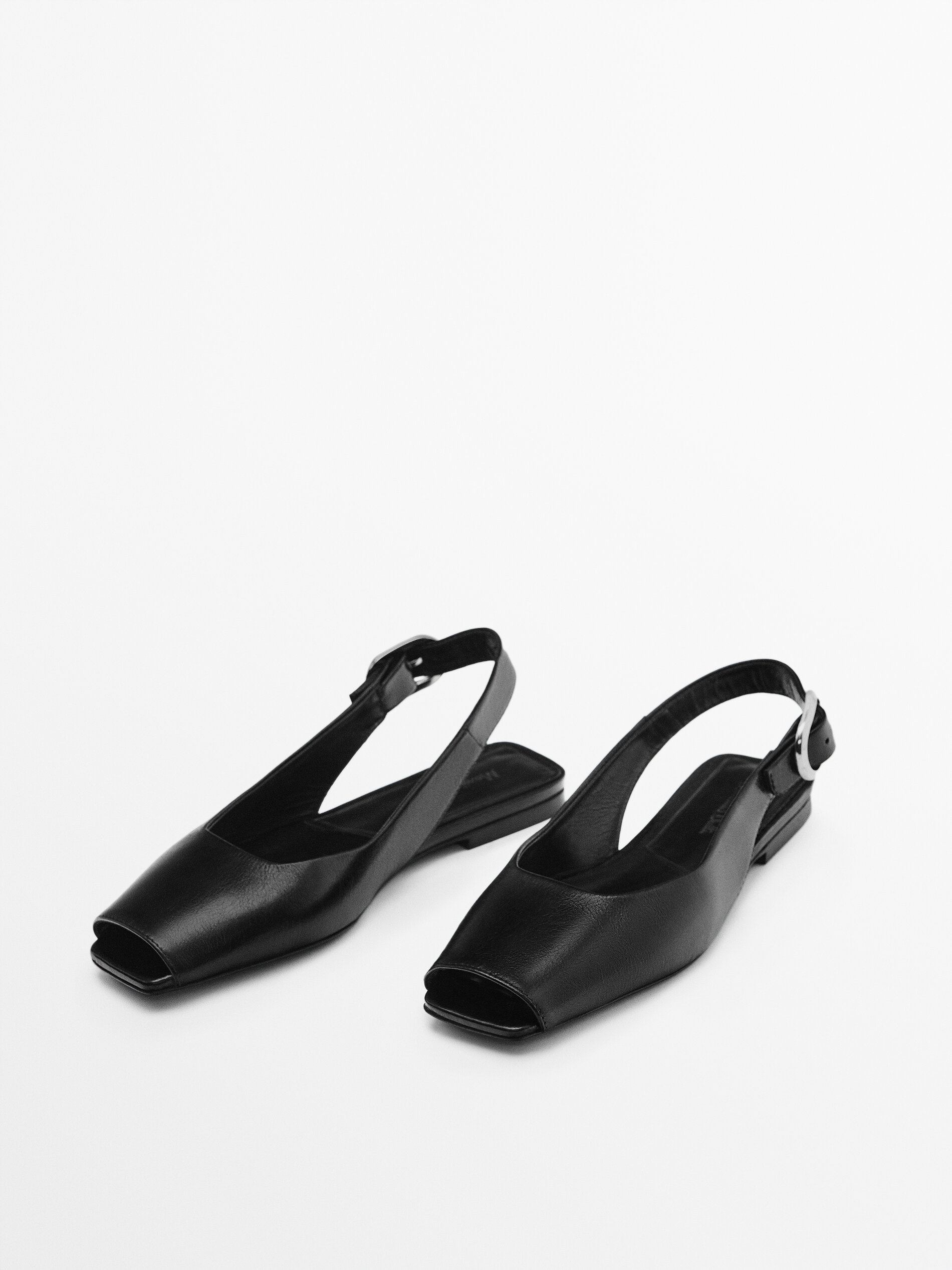 Flat leather slingback shoes