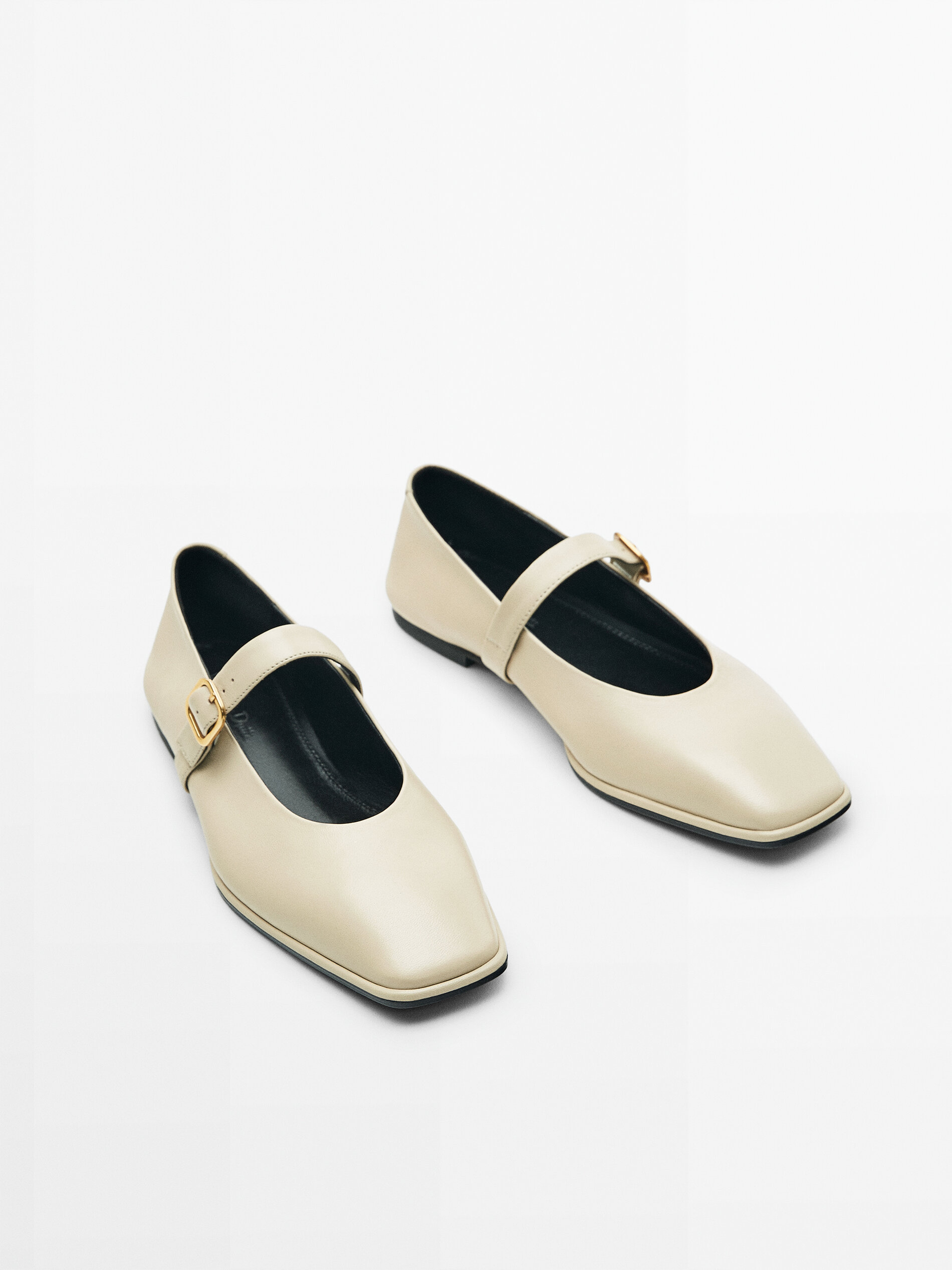 Cute flats best sale with straps