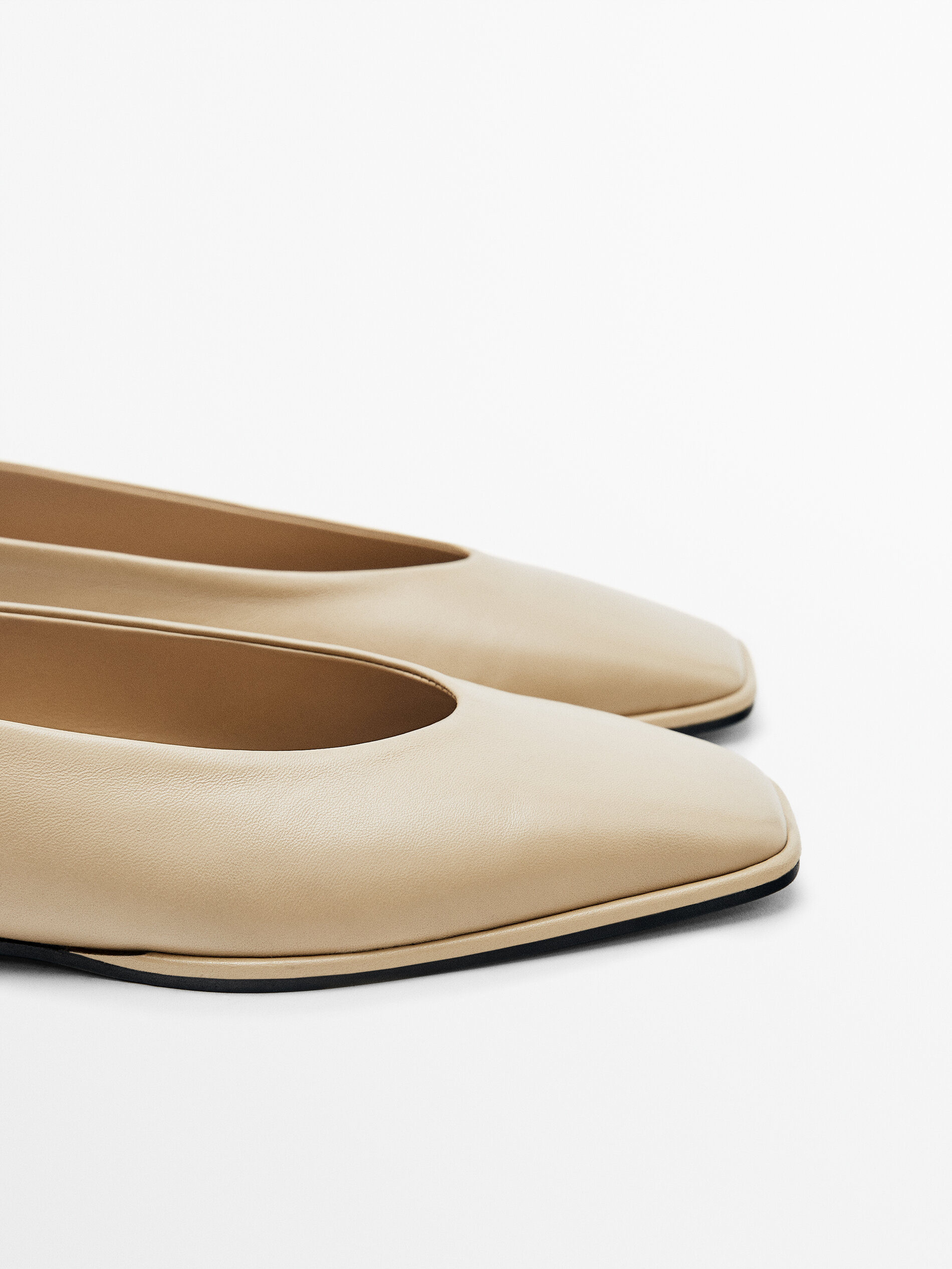 Leather best sale flat pumps