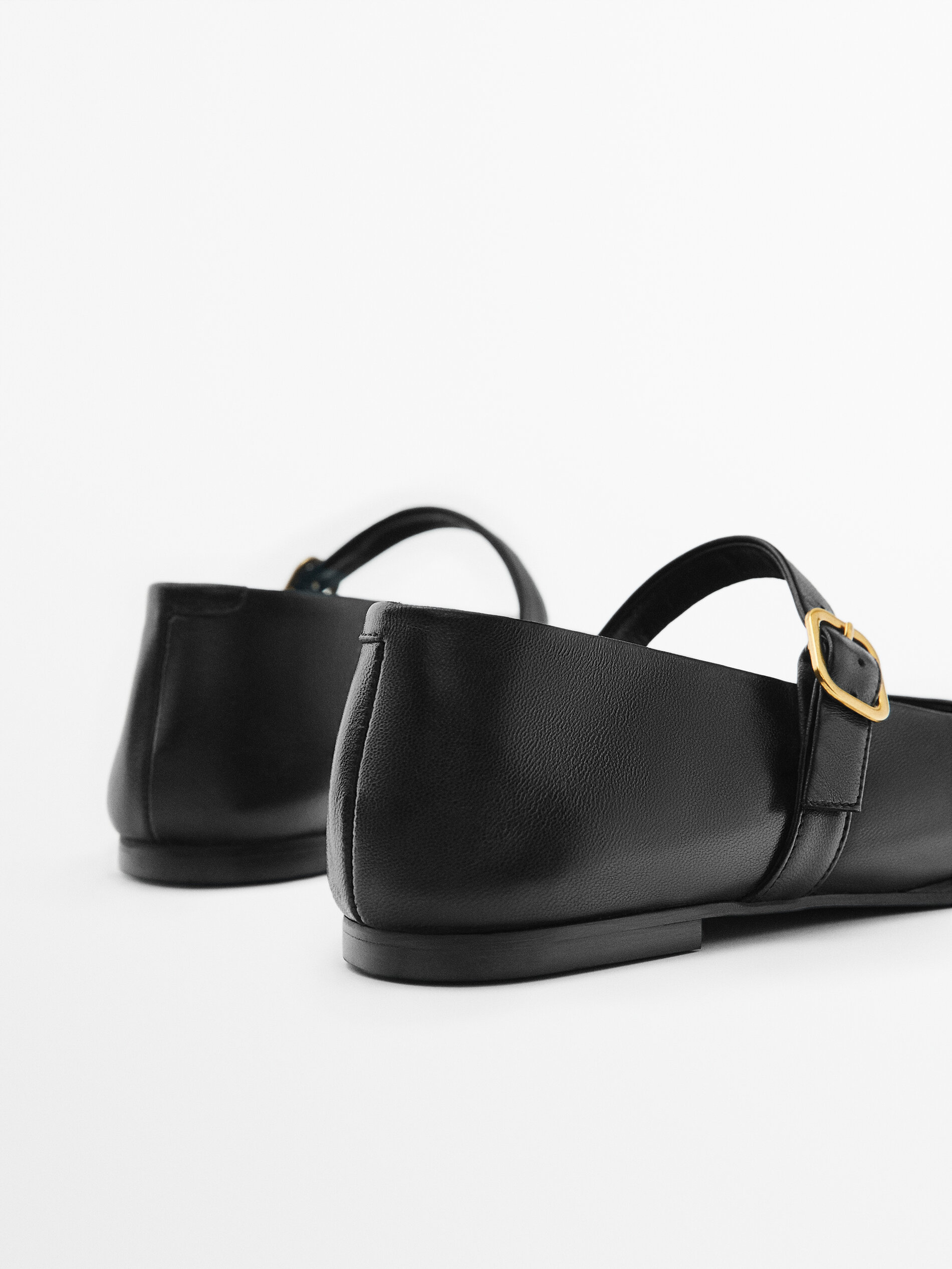 Leather ballet flats with buckled strap