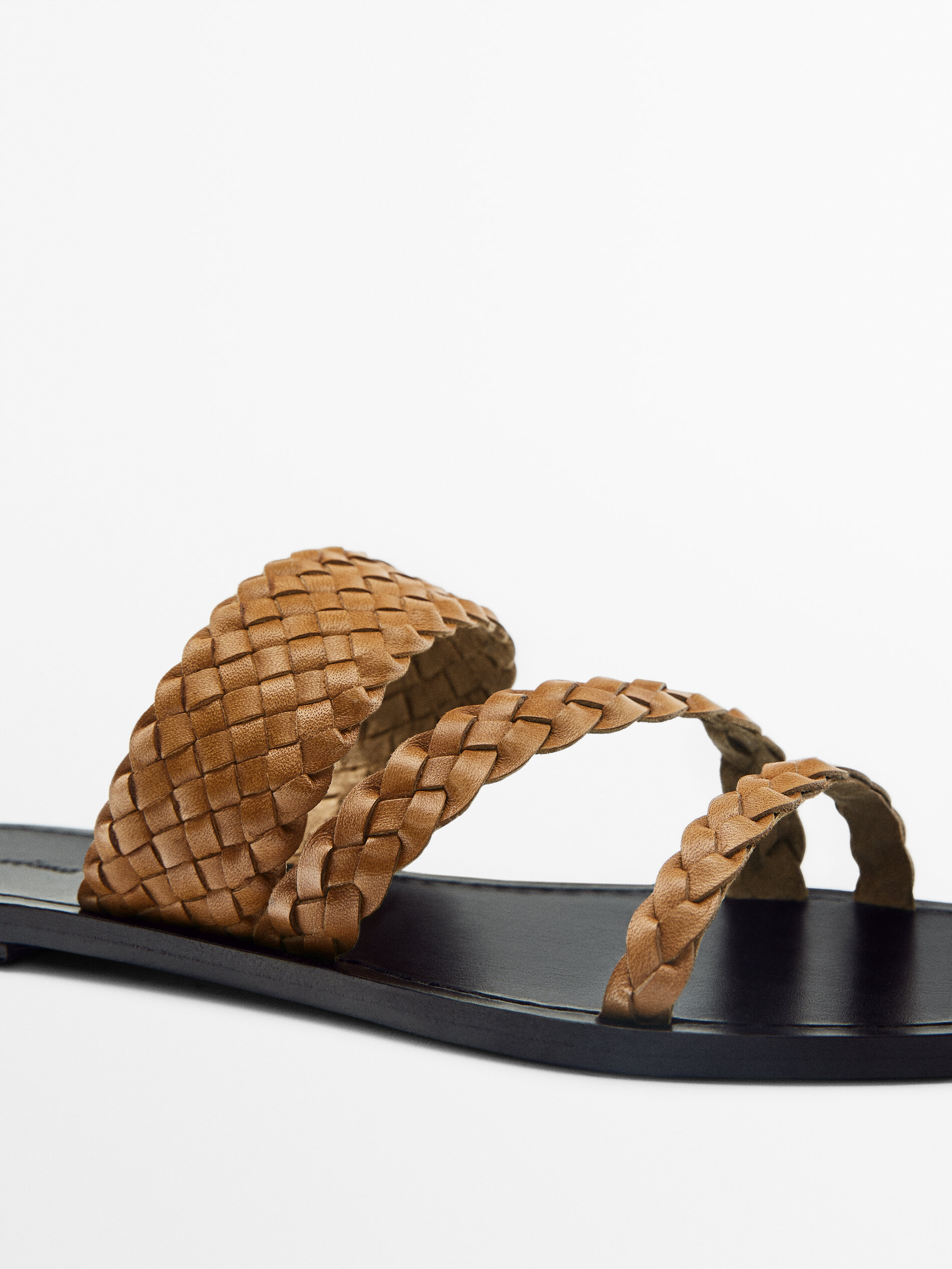 Plaited leather sandals top