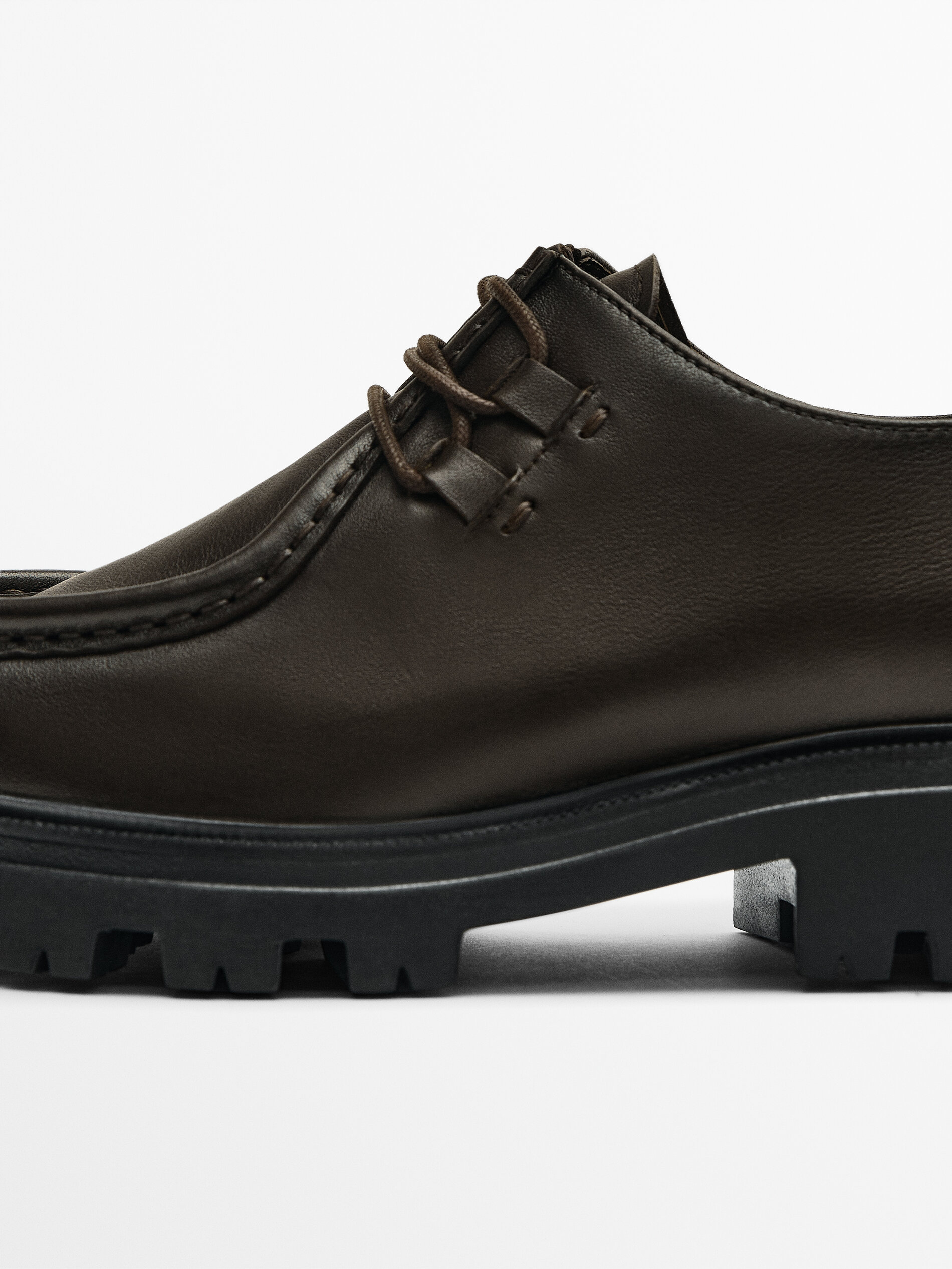 Milana ii moc toe flat top