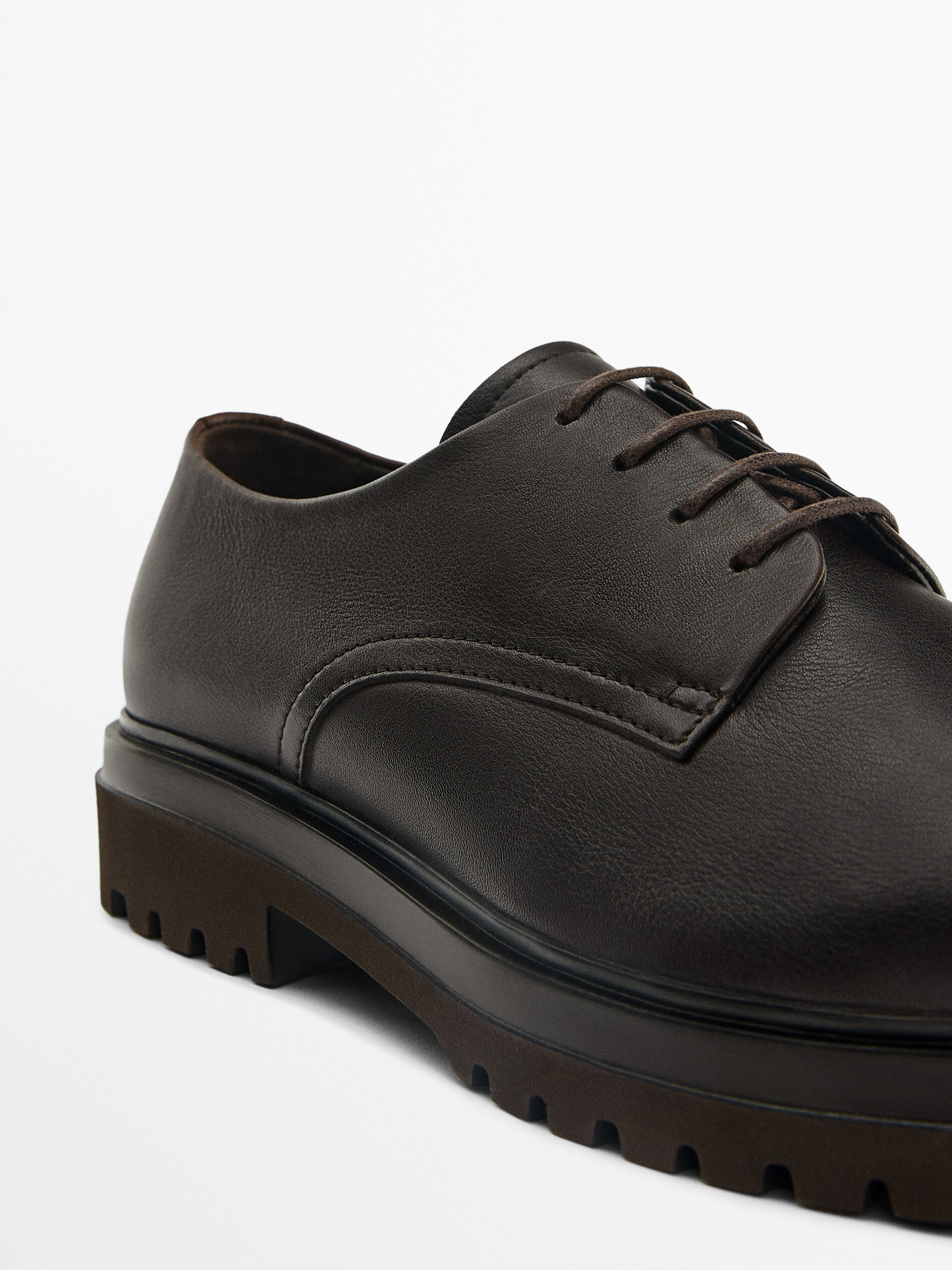 Flat derby shoes top